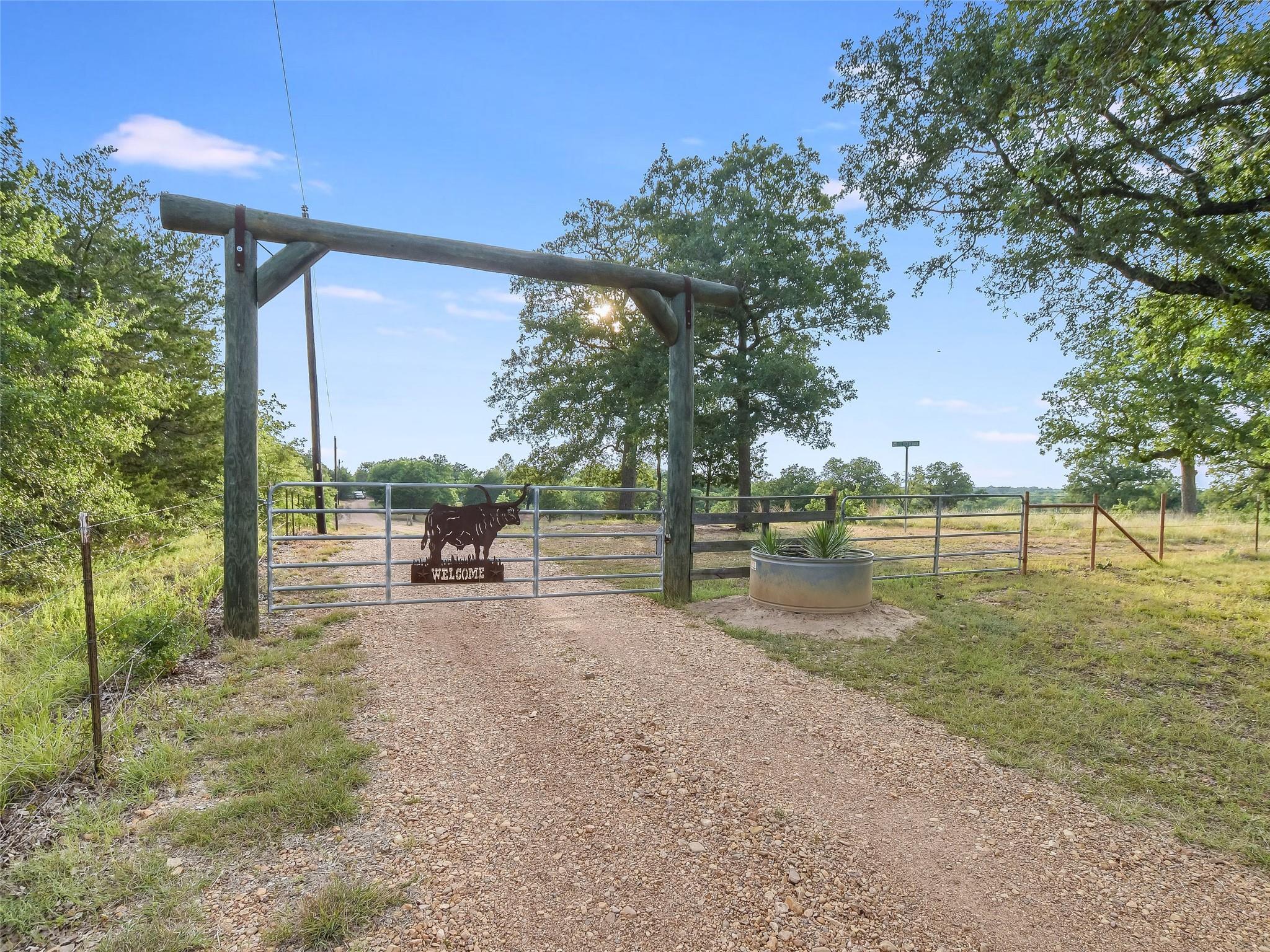 762 Karisch RD, Giddings, TX 78942 photo 5