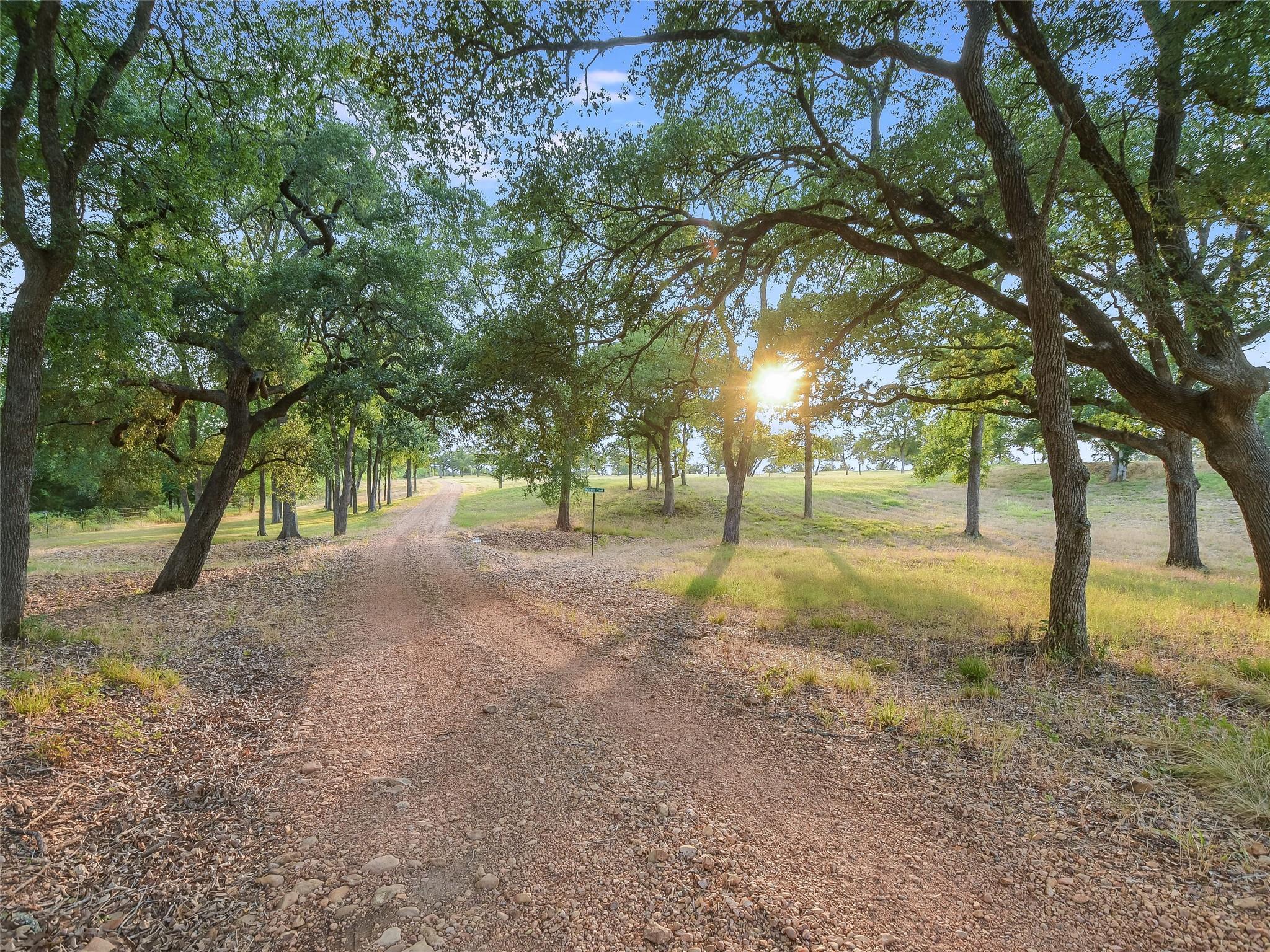 762 Karisch RD, Giddings, TX 78942 photo 4