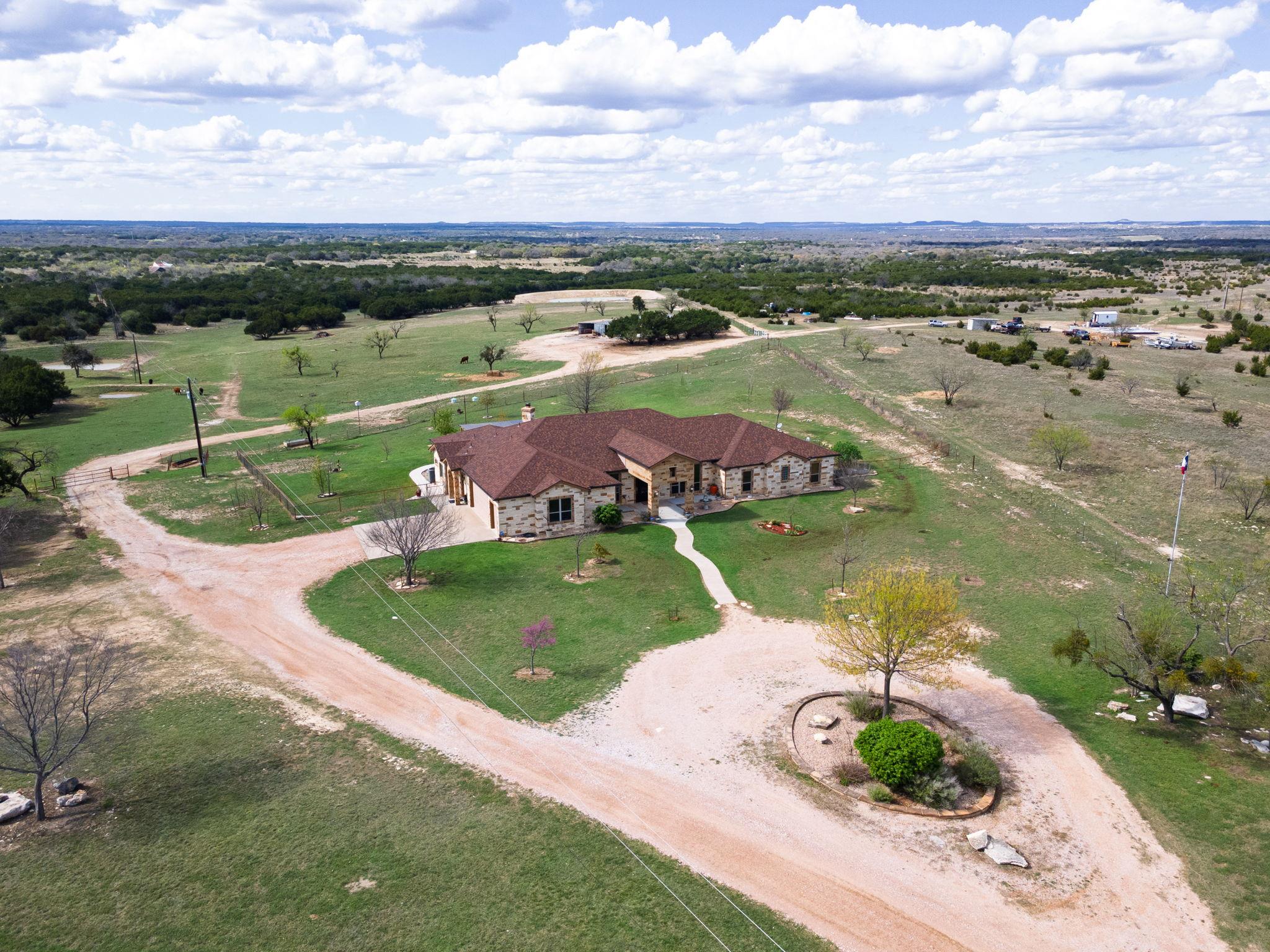 5450 County Road 101, Lampasas, TX 76550 photo 2