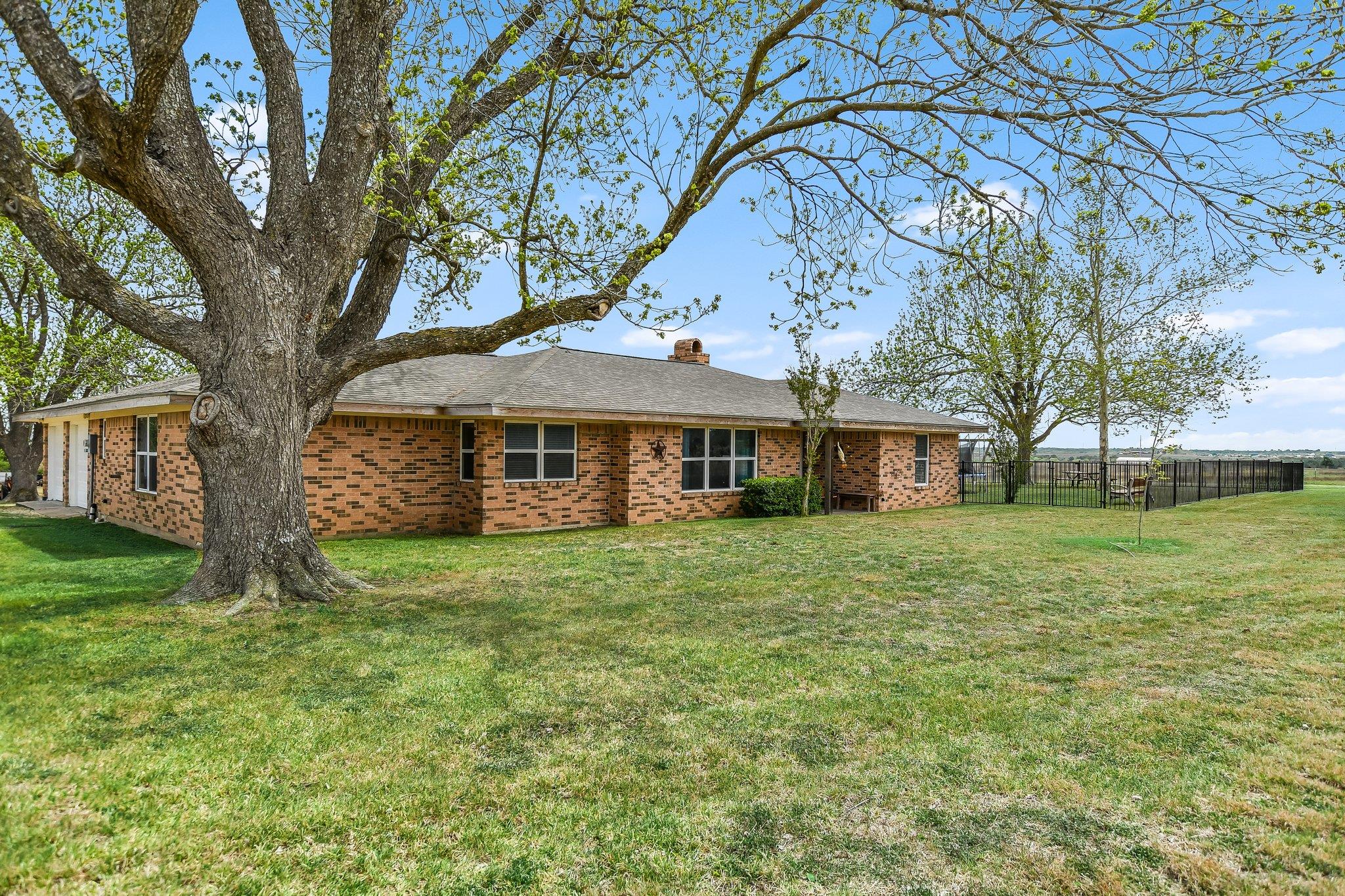 1601 CR 463 (and CR 465), Elgin, TX 78621 photo 2
