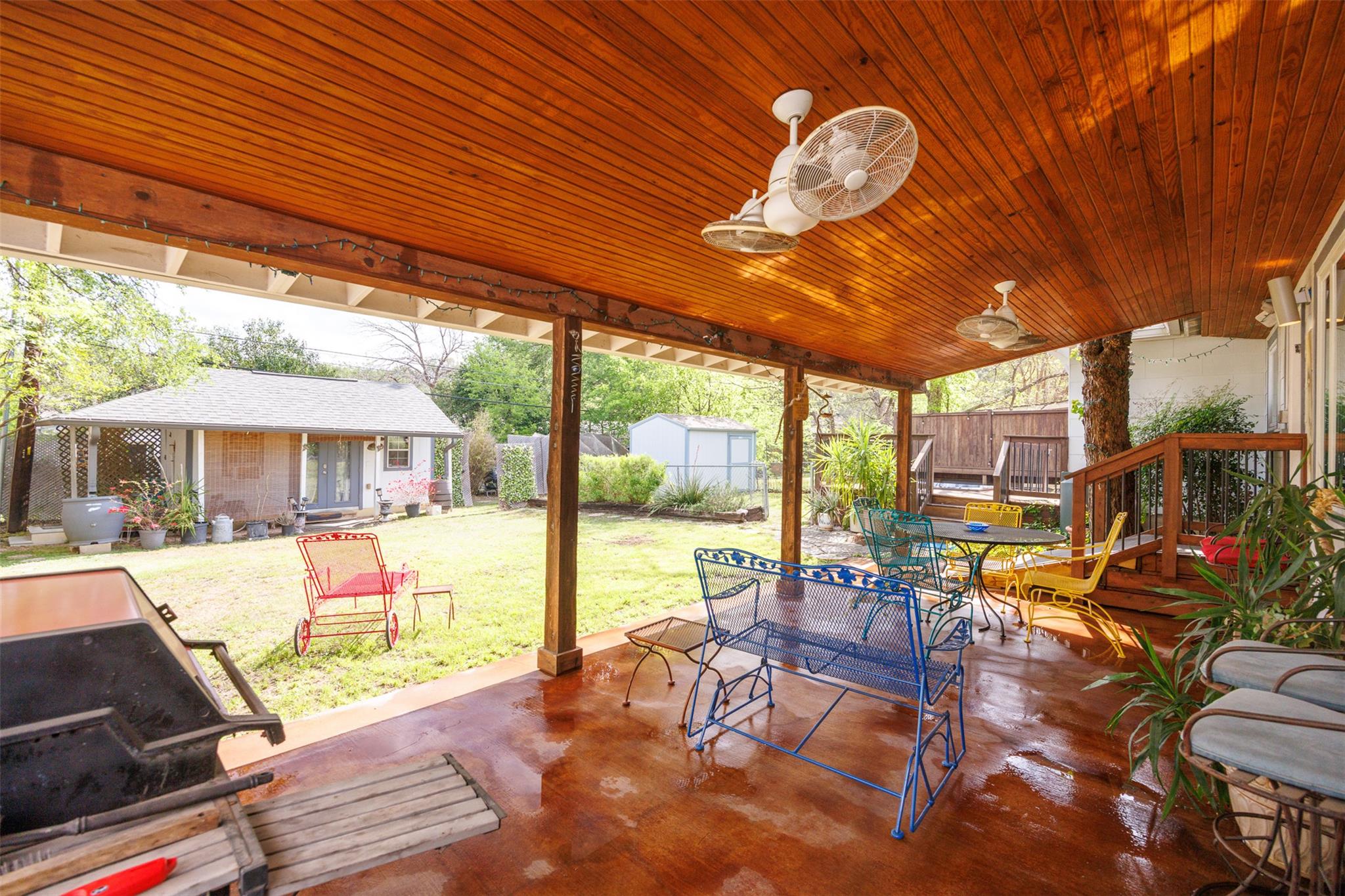 2410 Elmglen DR, Austin, TX 78704 photo 4