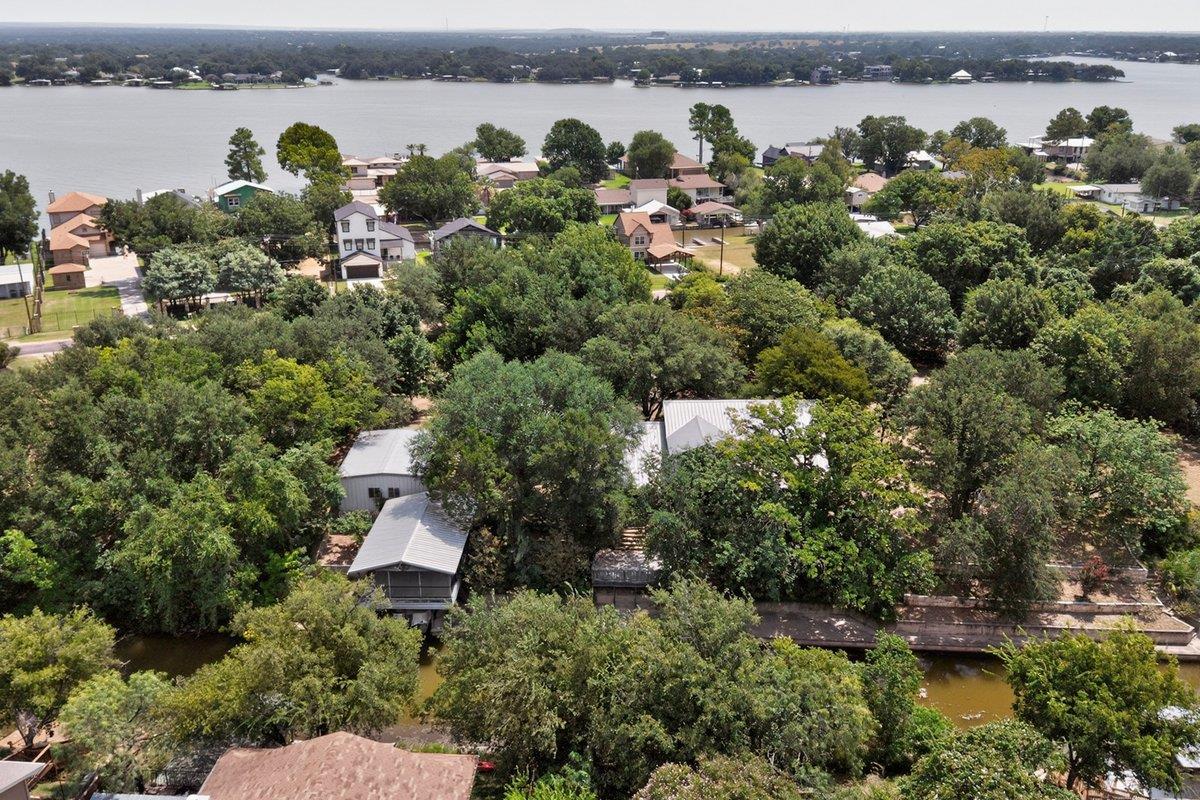 522 Circle DR, Sunrise Beach, TX 78643 photo 2