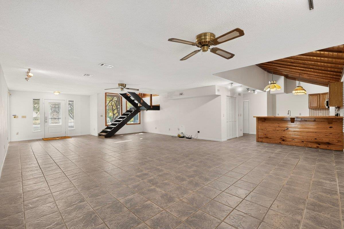522 Circle DR, Sunrise Beach, TX 78643 photo 4