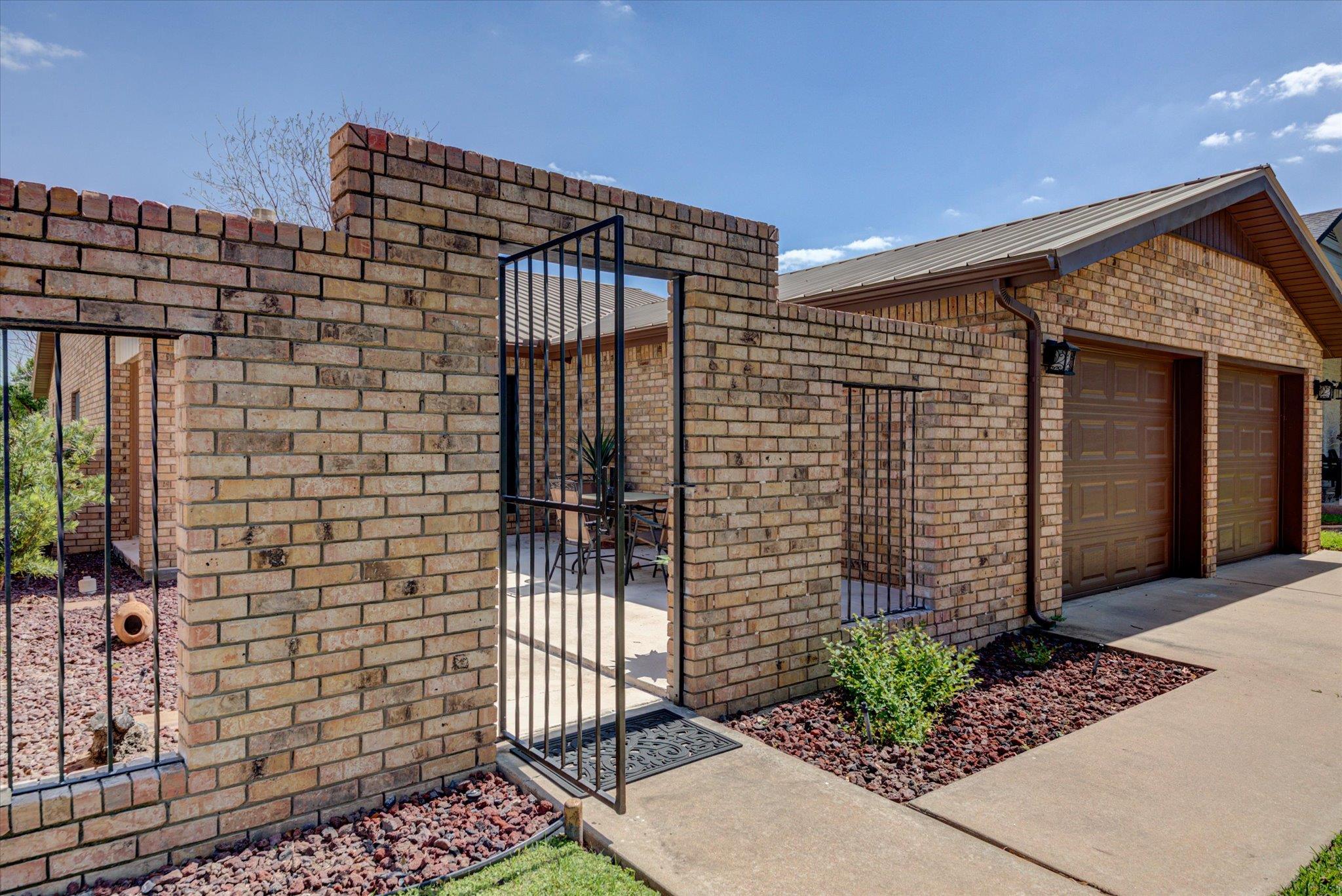 115 Firestone PL, Meadowlakes, TX 78654 photo 2