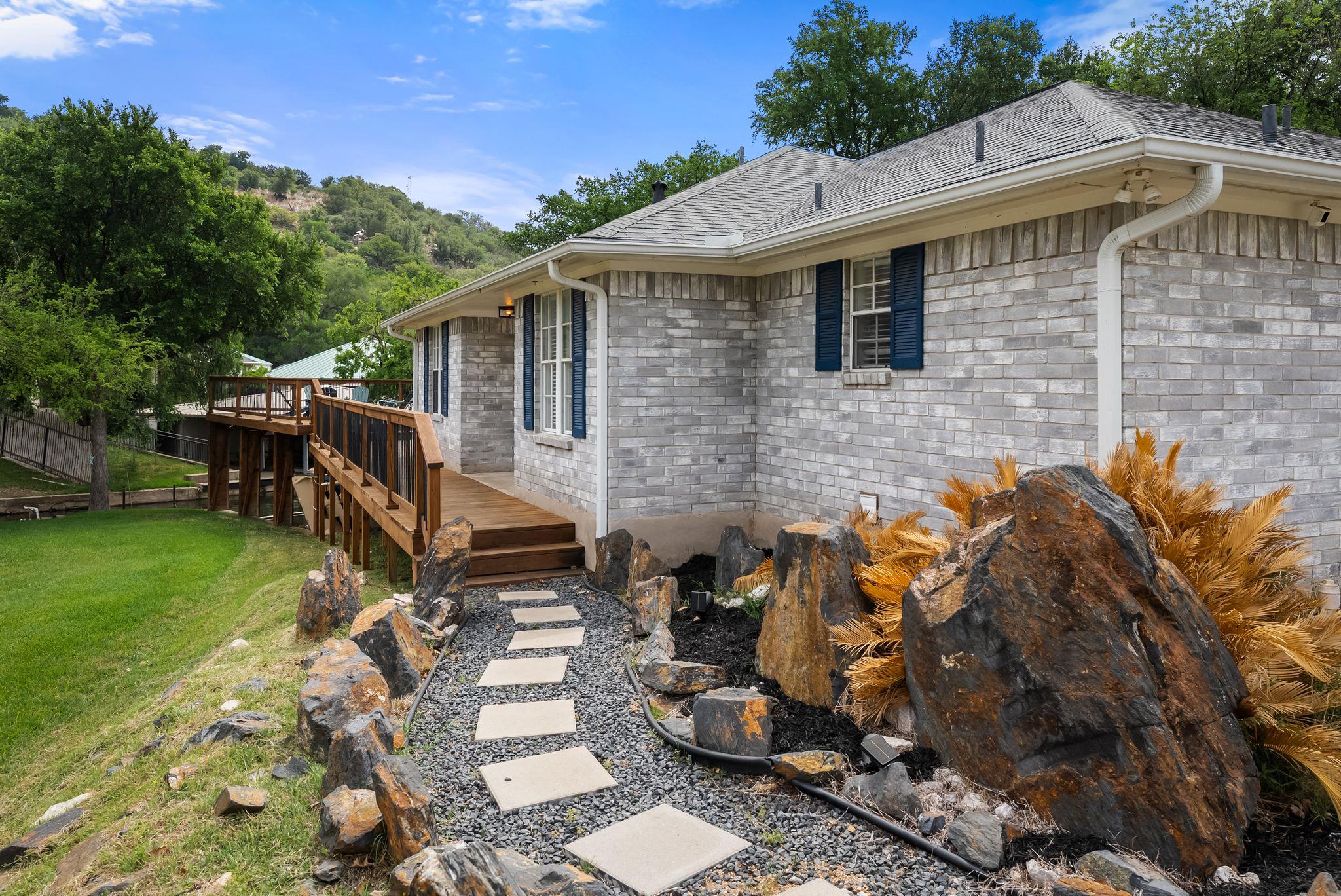 305 Mountain View, Sunrise Beach, TX 78643 photo 3
