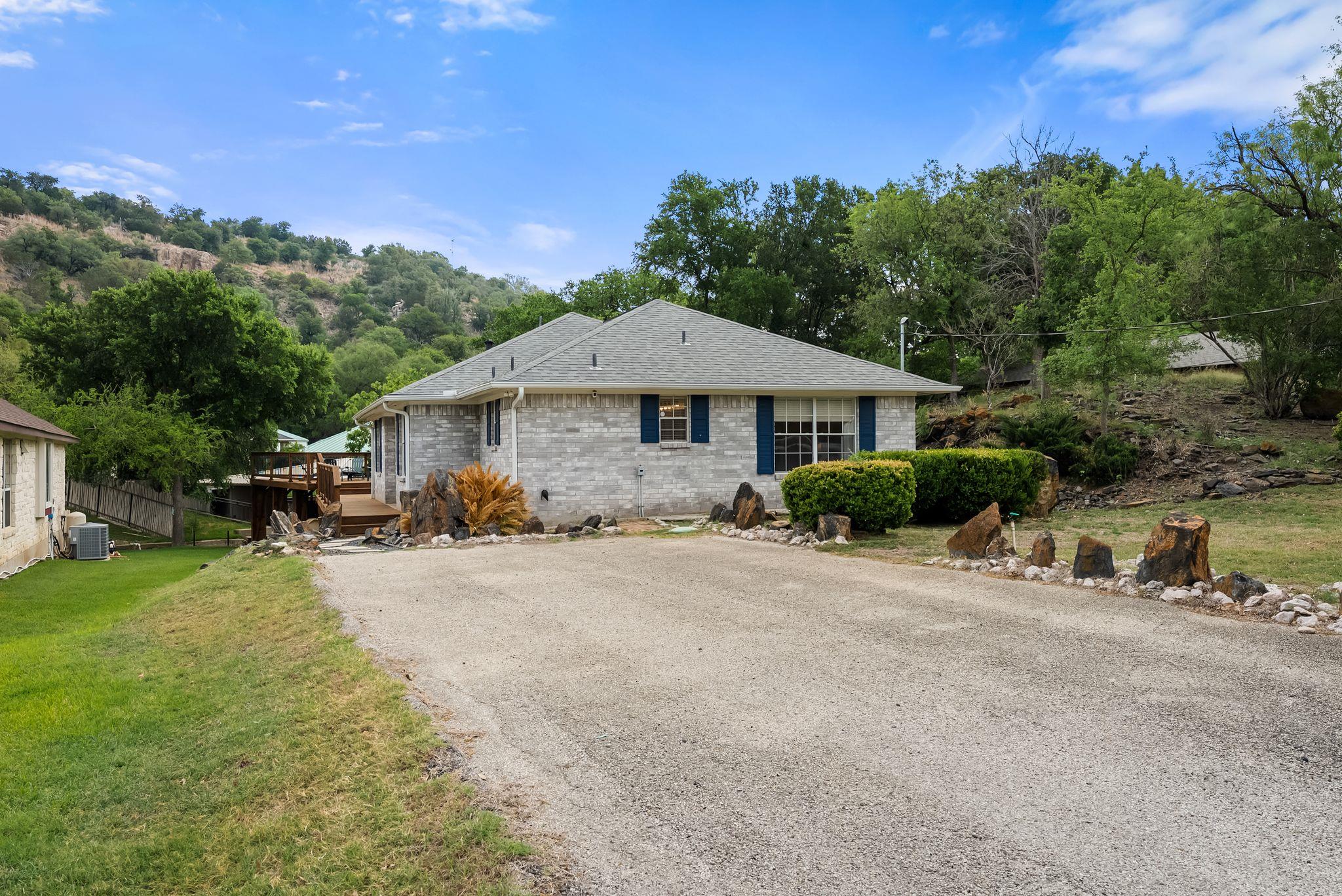 305 Mountain View, Sunrise Beach, TX 78643 photo 4