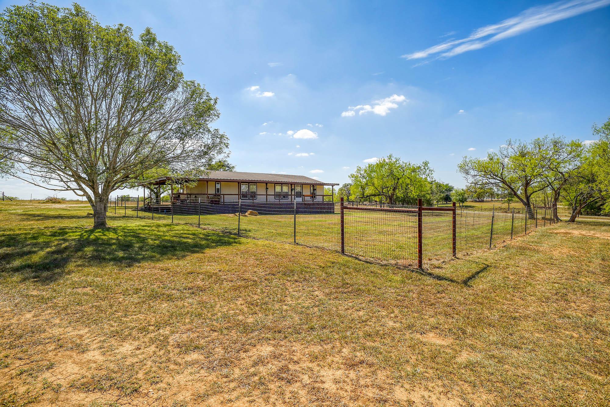4495 Taylorsville RD, Red Rock, TX 78662 photo 2