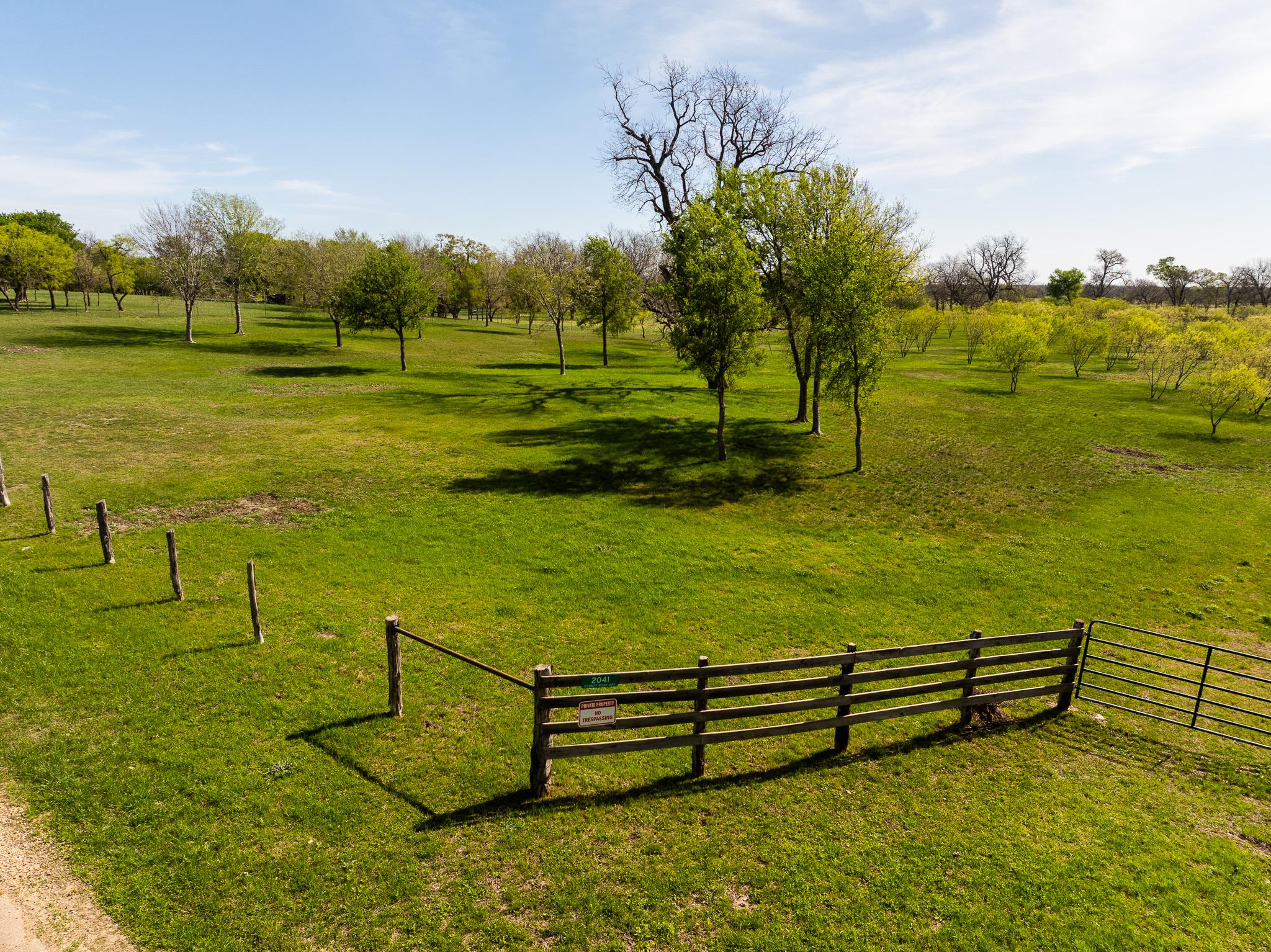 2041 County Road 429, Rockdale, TX 76567 photo 2