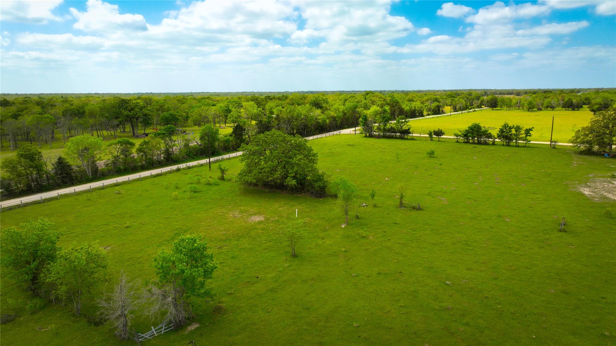 8770 Lee LN, North Zulch, TX 77872 photo 5
