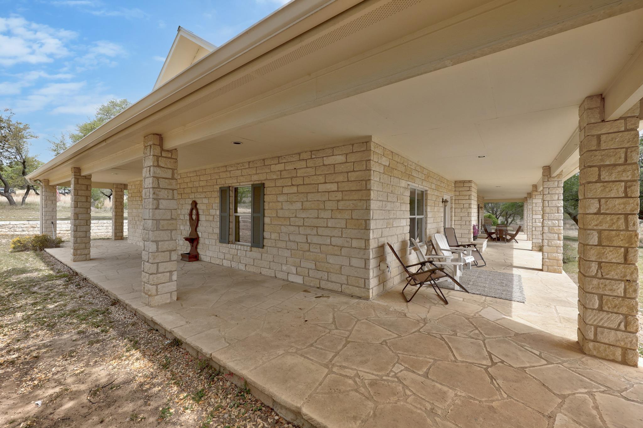 301 Hall LN, Spicewood, TX 78669 photo 3