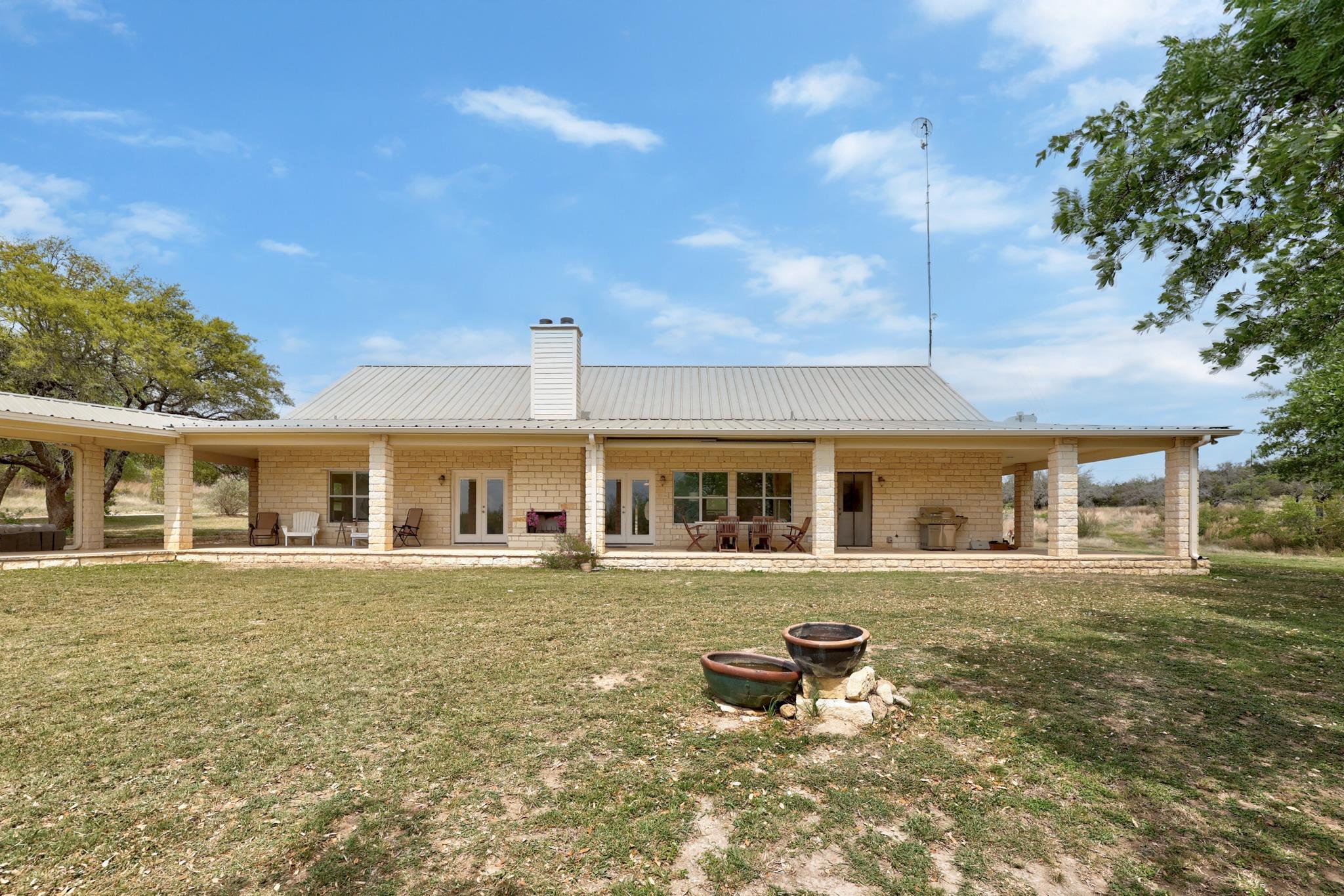 301 Hall LN, Spicewood, TX 78669 photo 5