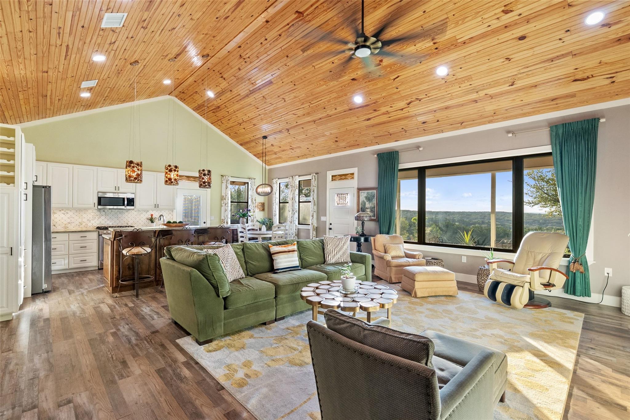 2025 Cripple Creek Stage RD, Dripping Springs, TX 78620 photo 2
