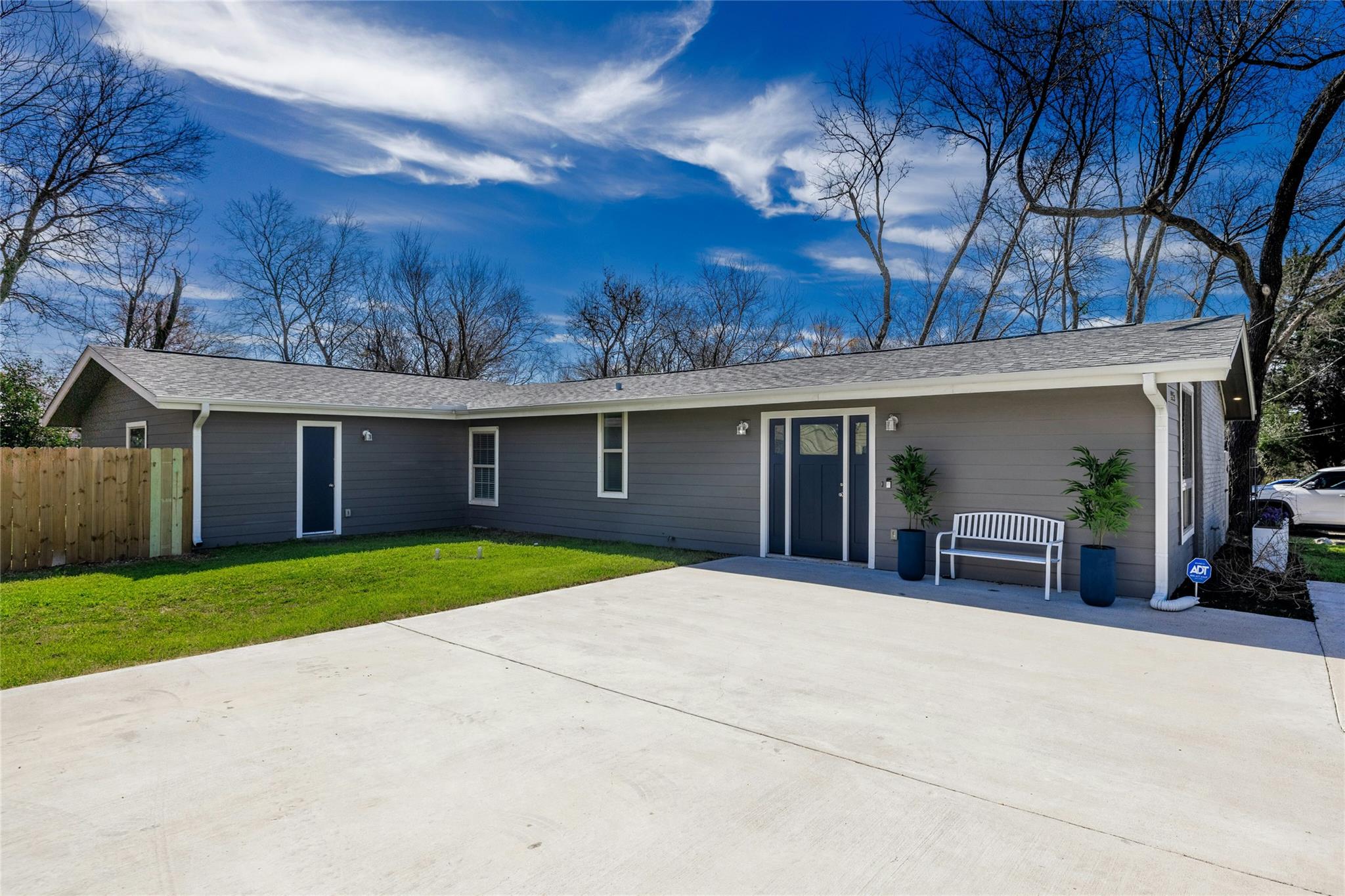 5503 Manor RD, Austin, TX 78723 photo 2