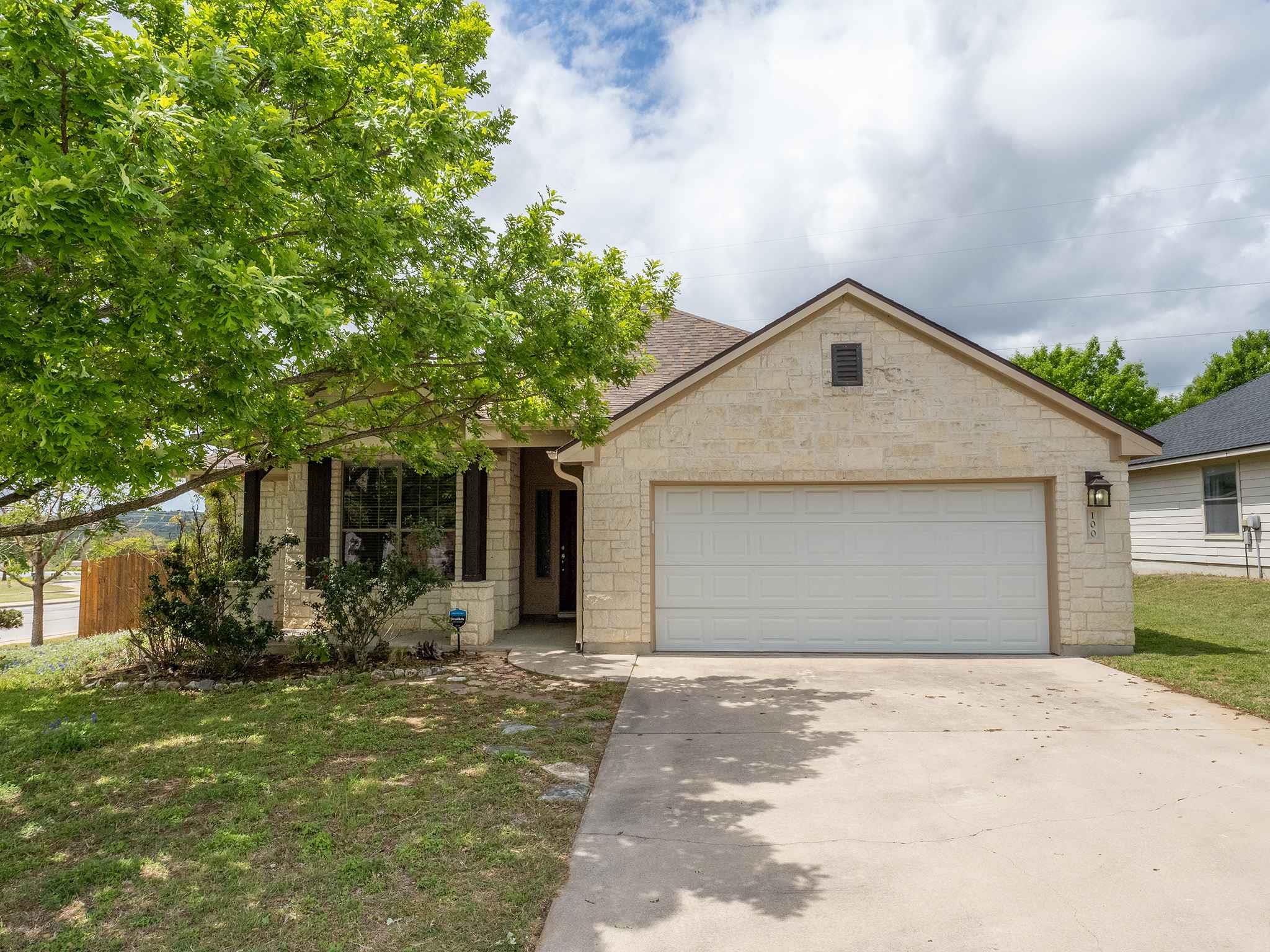 100 Linsey CV, Burnet, TX 78611 photo 2