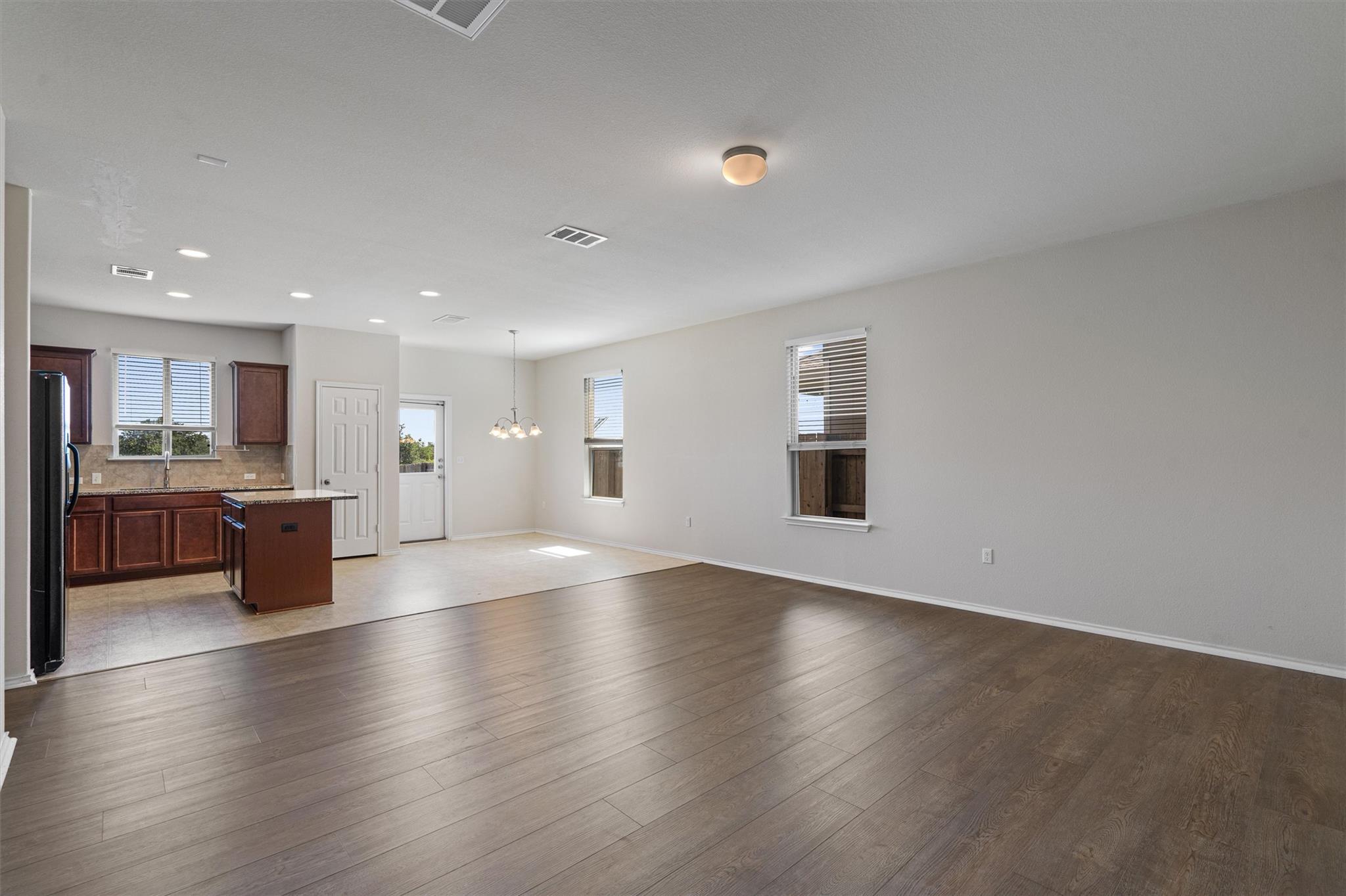 146 Russet TRL, Georgetown, TX 78628 photo 4