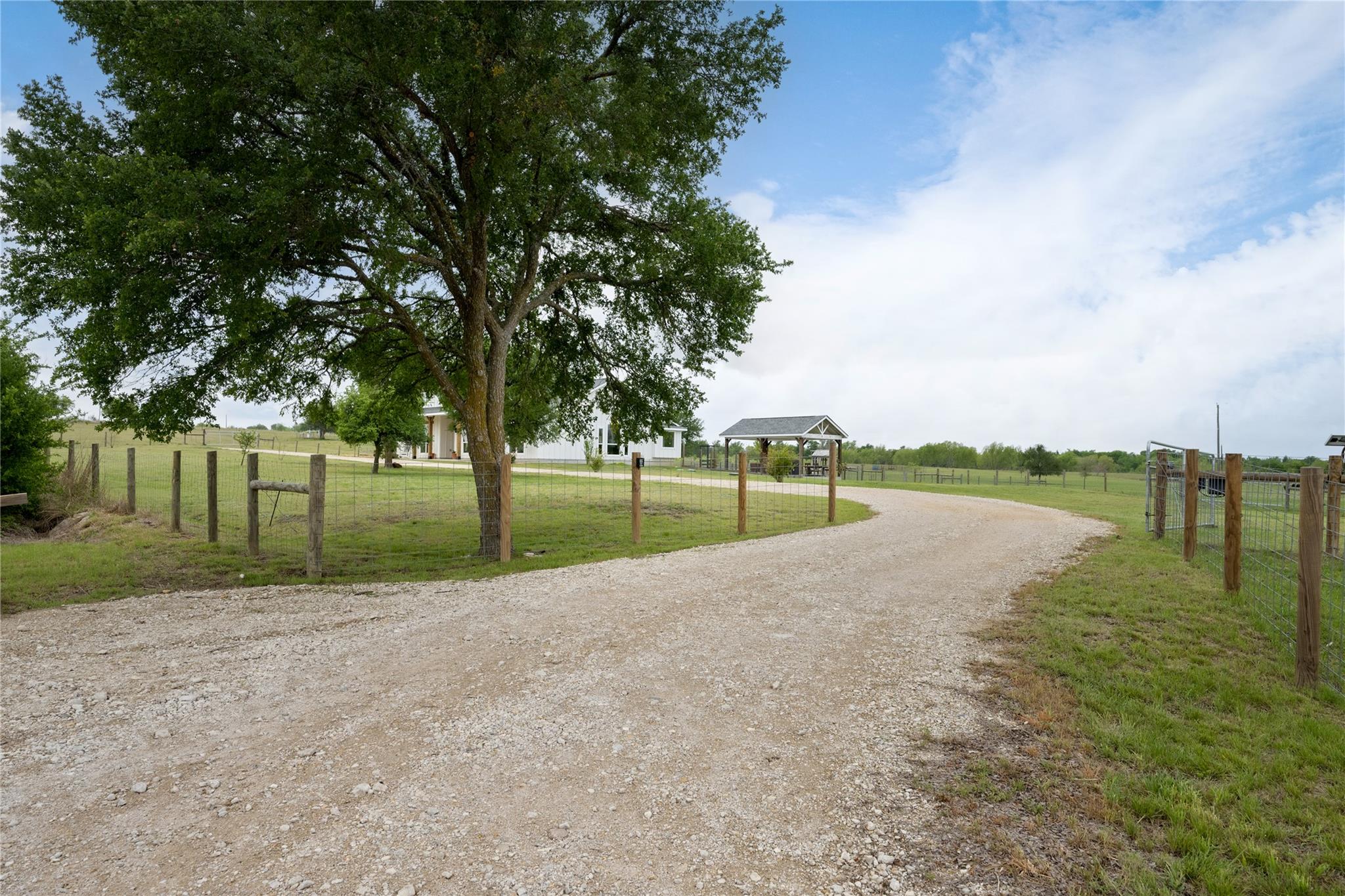 1854 County Road 464, Elgin, TX 78621 photo 3