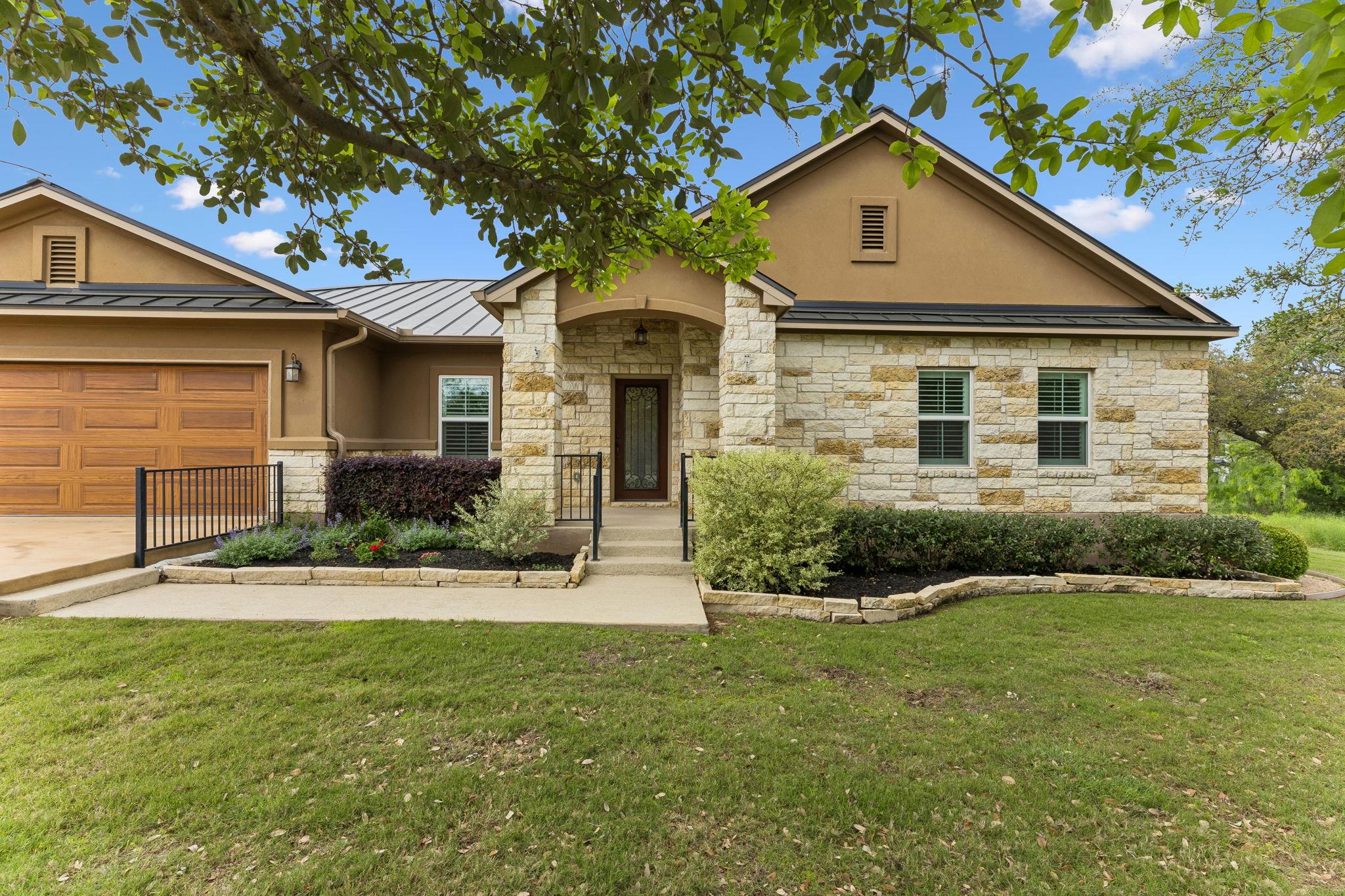 824 Sun Ray, Horseshoe Bay, TX 78657 photo 2