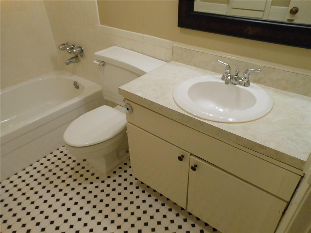 2516 Enfield RD #102, Austin, TX 78703 photo 3