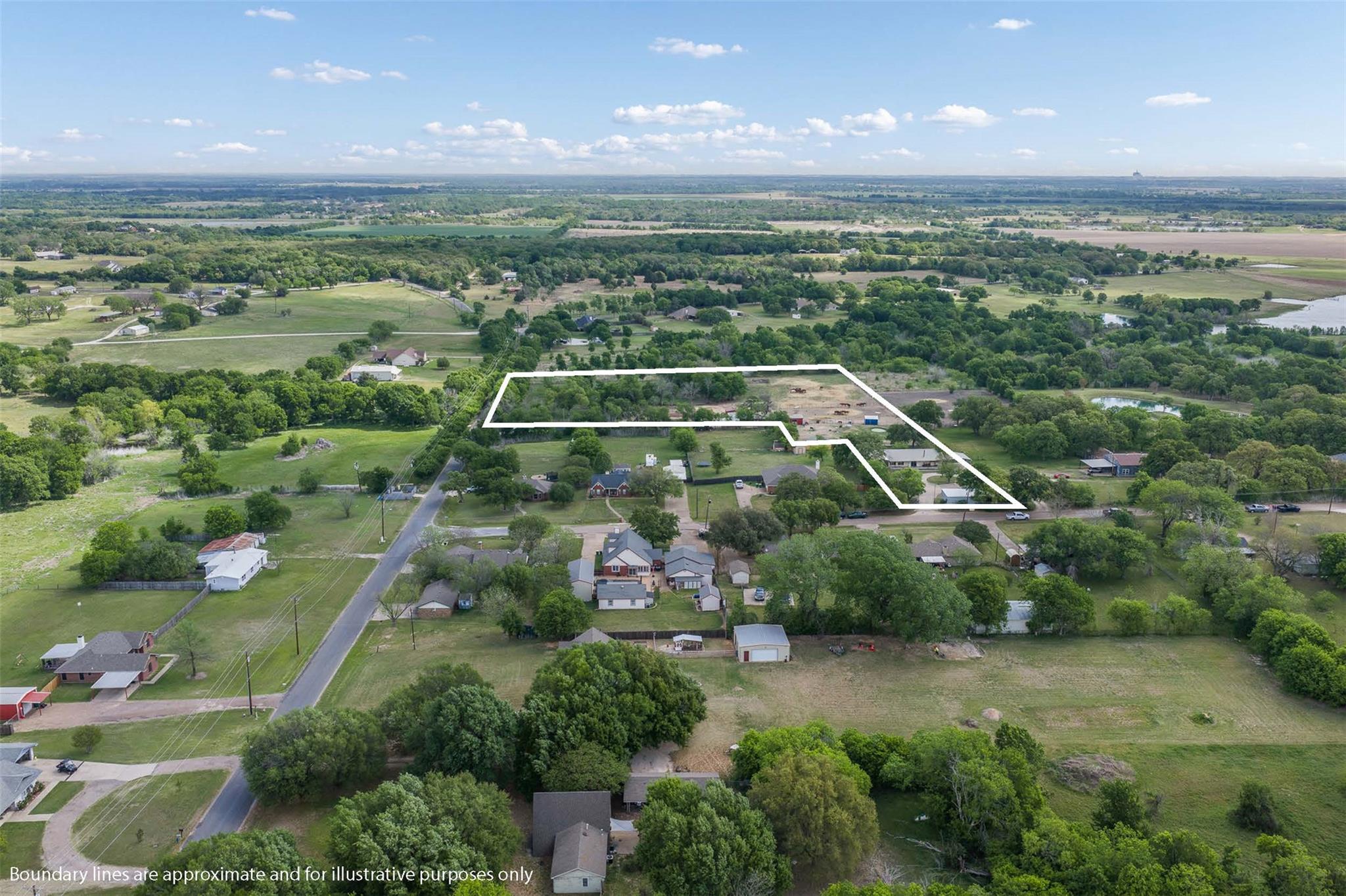 203 Saffles RD, Waco, TX 76706 photo 4