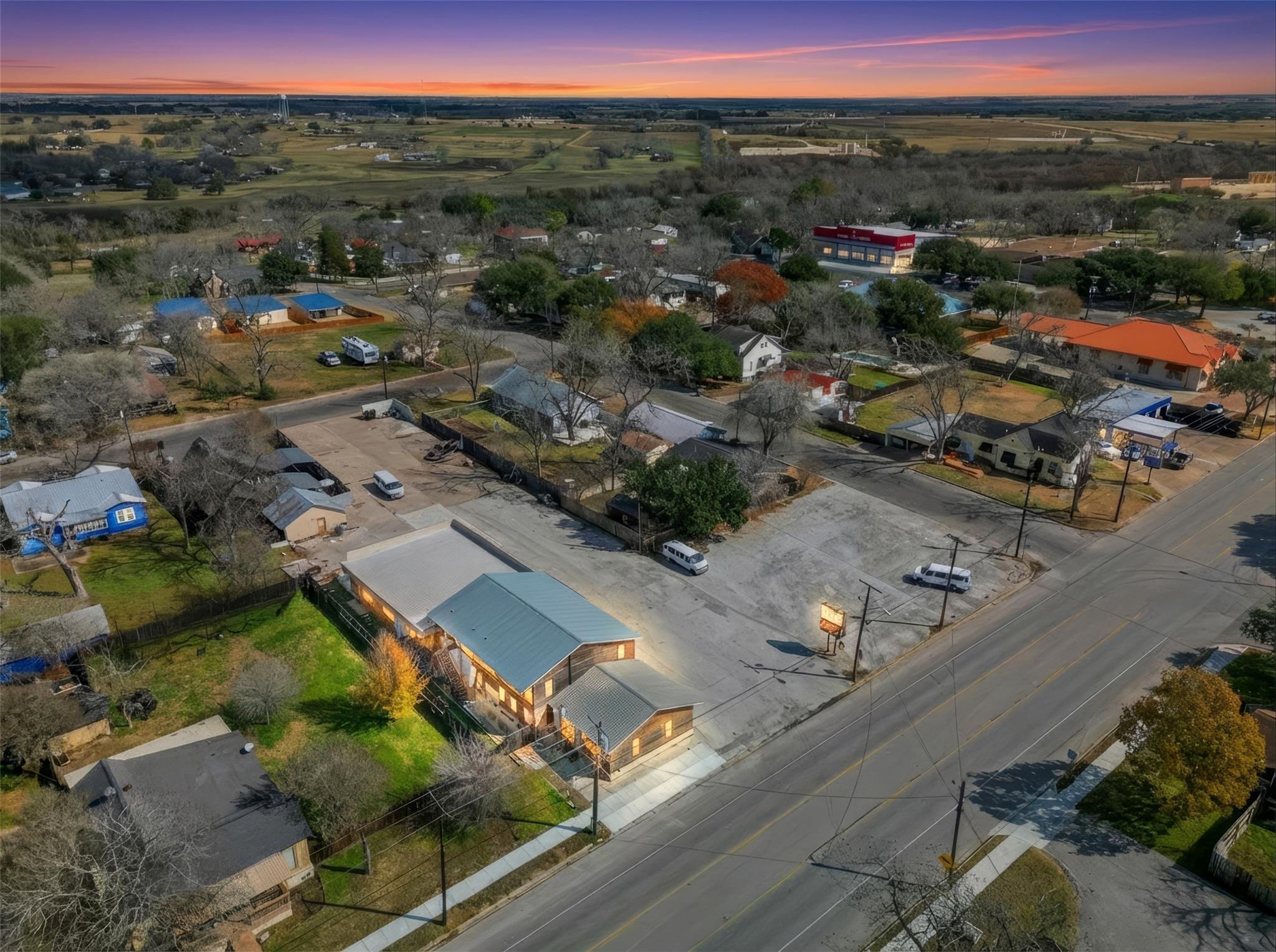 317 Avenue E, Shiner, TX 77984 photo 2