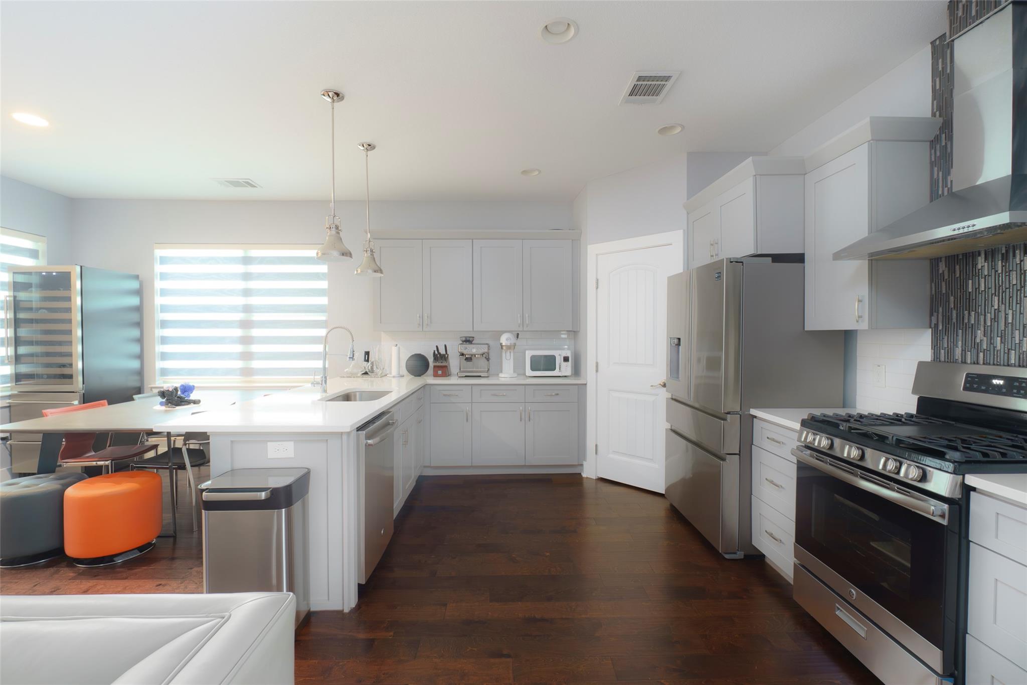 302 Delmar Ave #B, Austin, TX 78752 photo 5