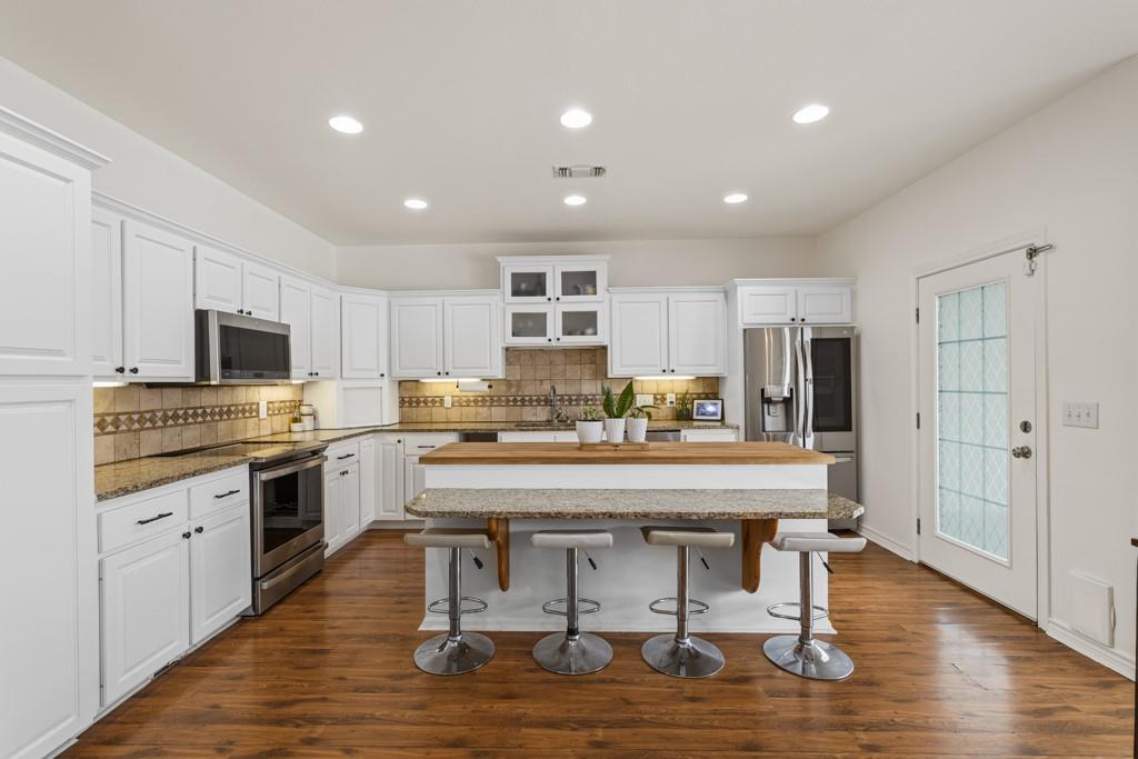 100 Little El Paso RD, Martindale, TX 78655 photo 3
