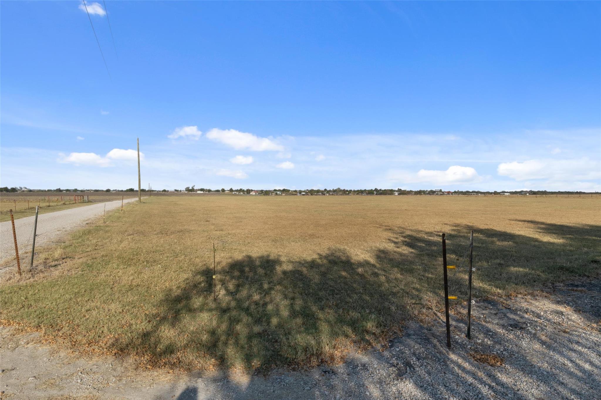 19919 Fm 973 RD, Coupland, TX 78615 photo 3