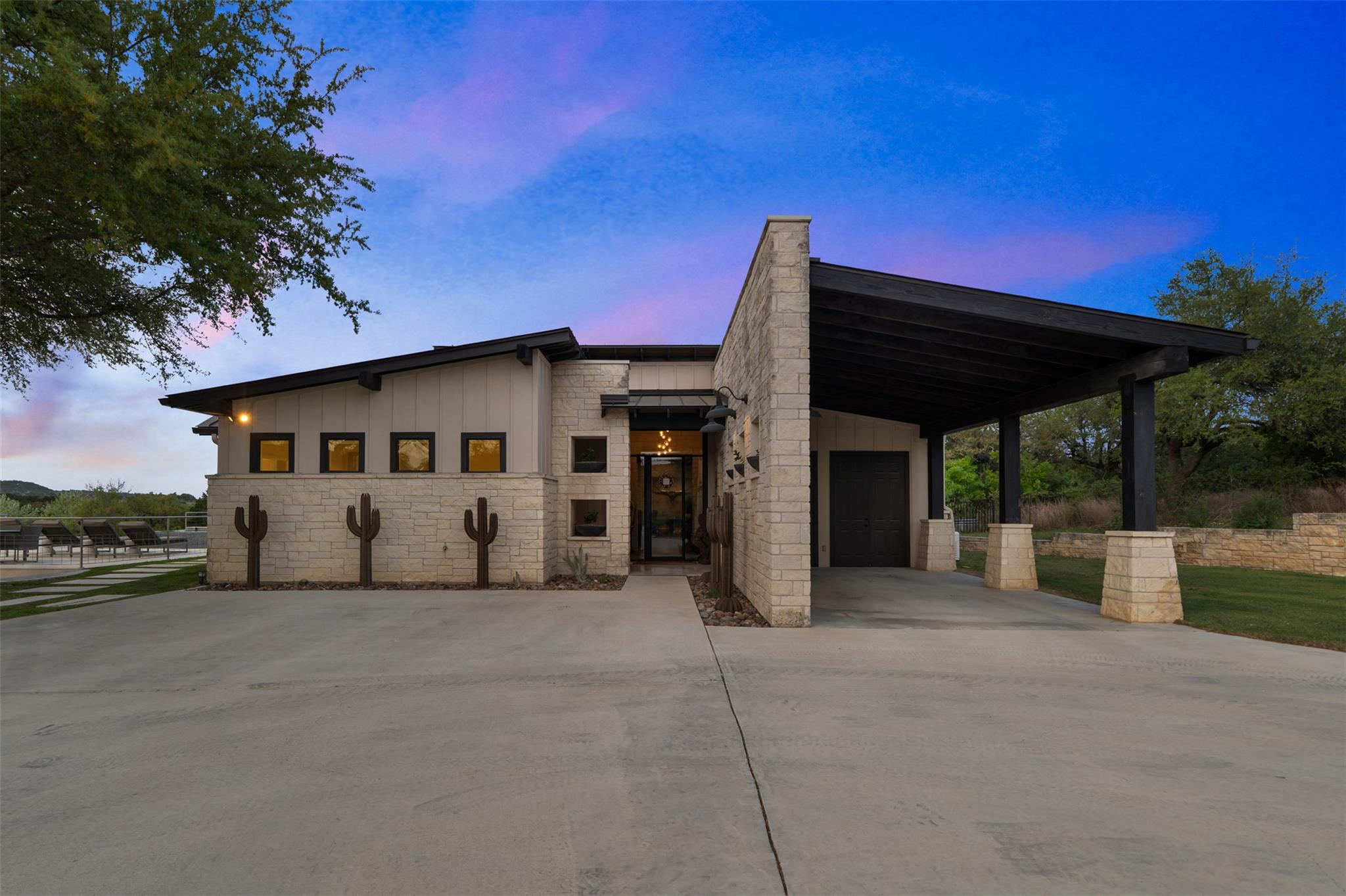 421 Rolling Hills RD, Blanco, TX 78606 photo 3