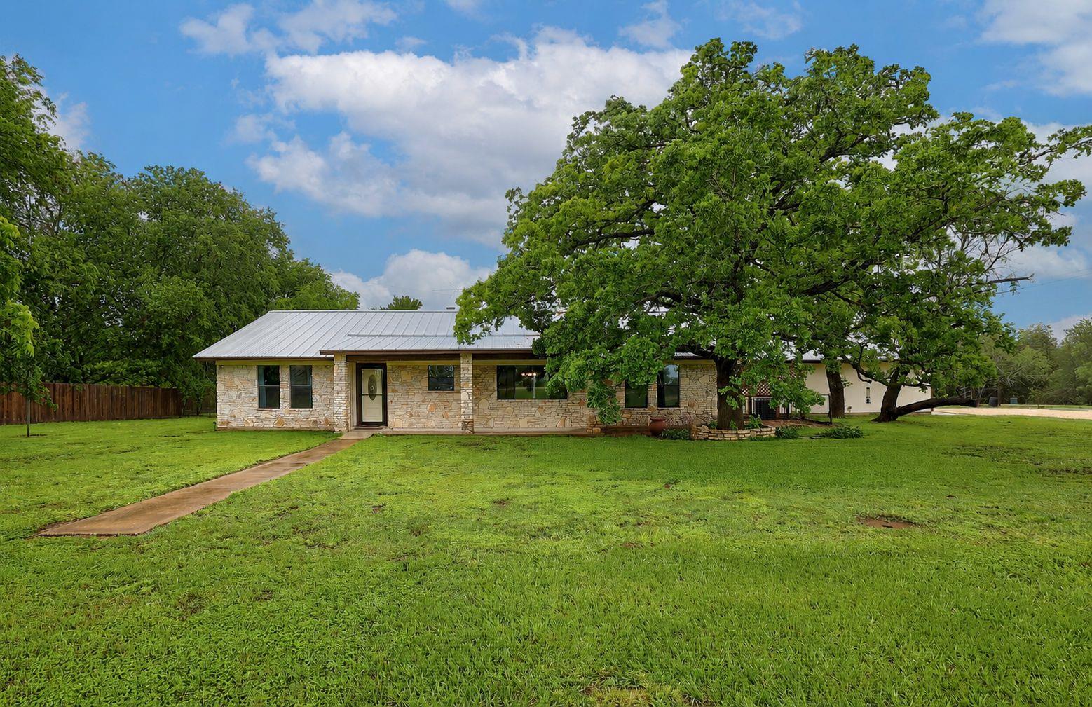 986 Shiloh RD, Bastrop, TX 78602 photo 2