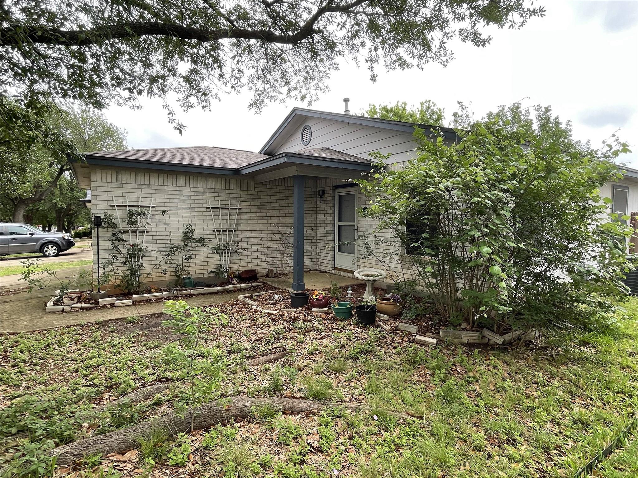 110 Brentwood DR, Leander, TX 78641 photo 3