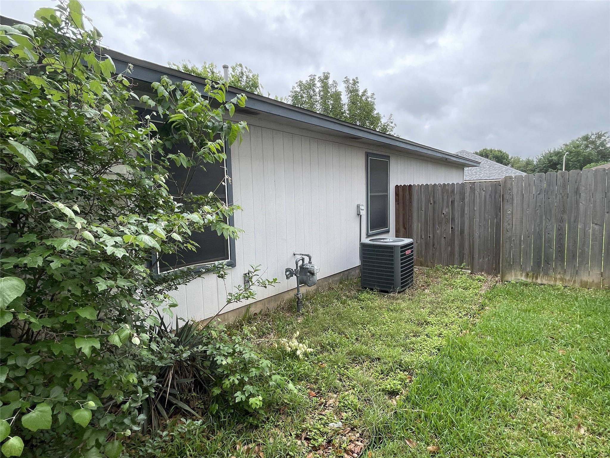 110 Brentwood DR, Leander, TX 78641 photo 4