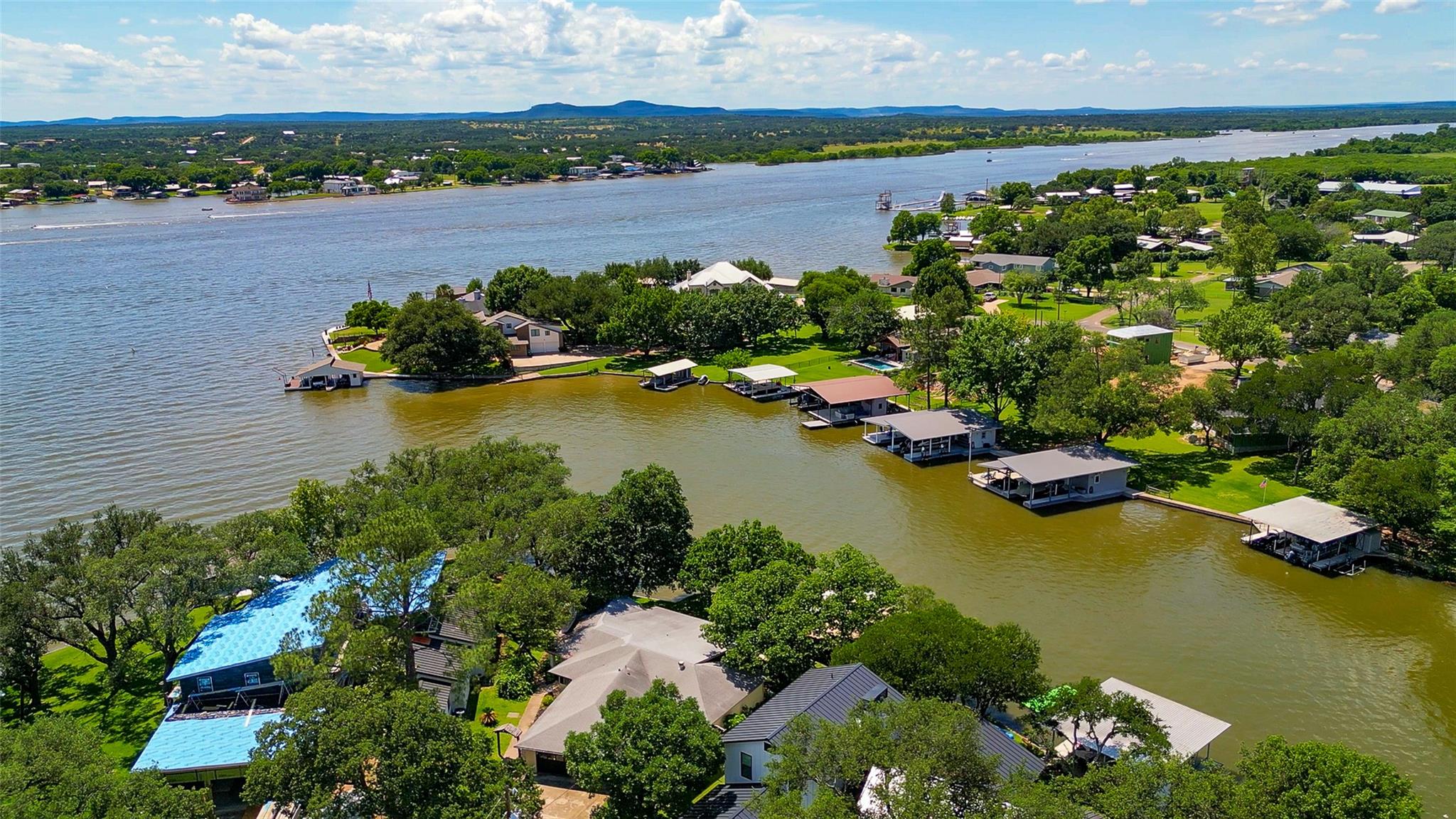 104 Bluebird LN, Highland Haven, TX 78654 photo 2