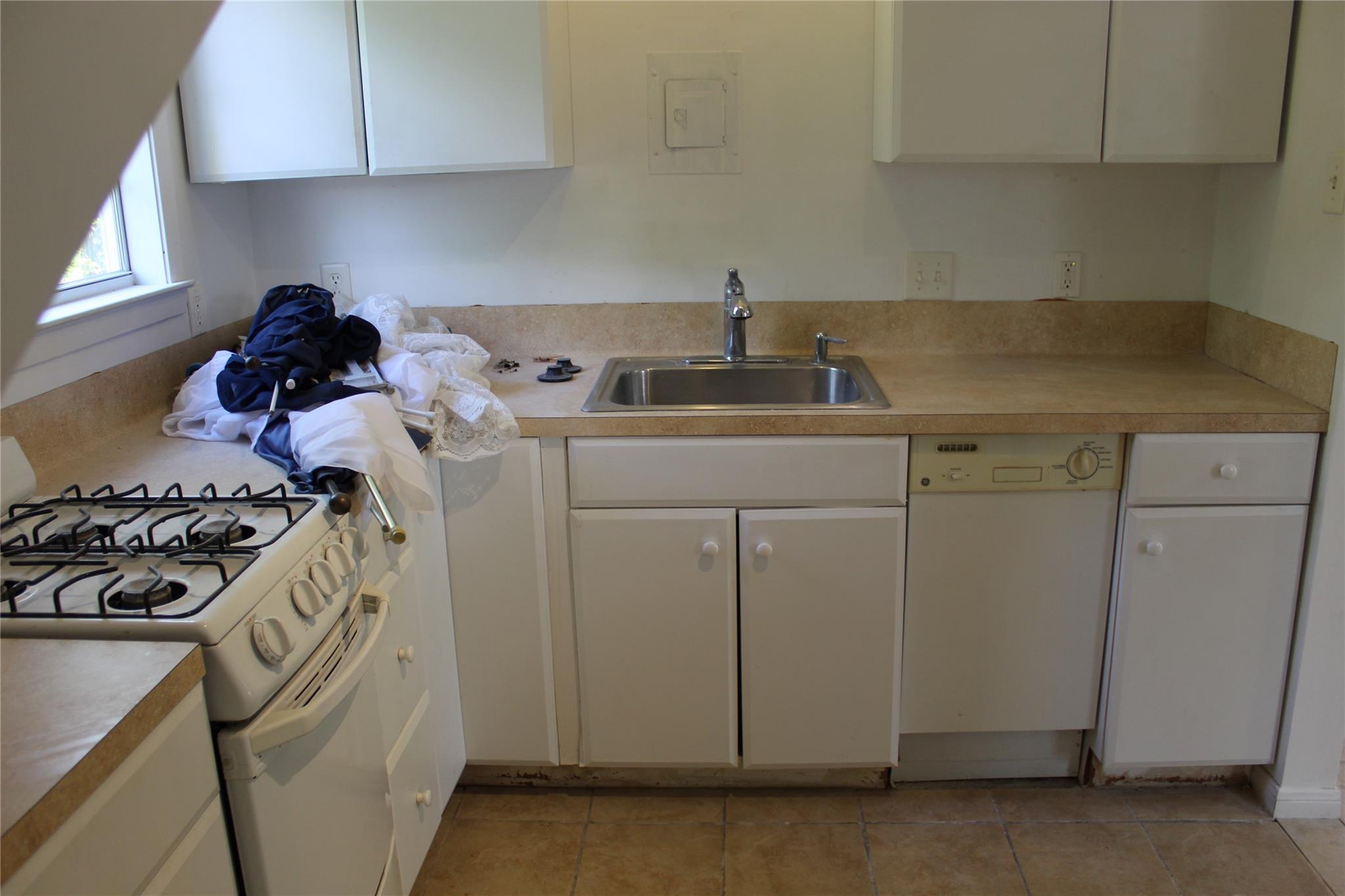 1010 Live Oak ST #B, Lockhart, TX 78644 photo 5