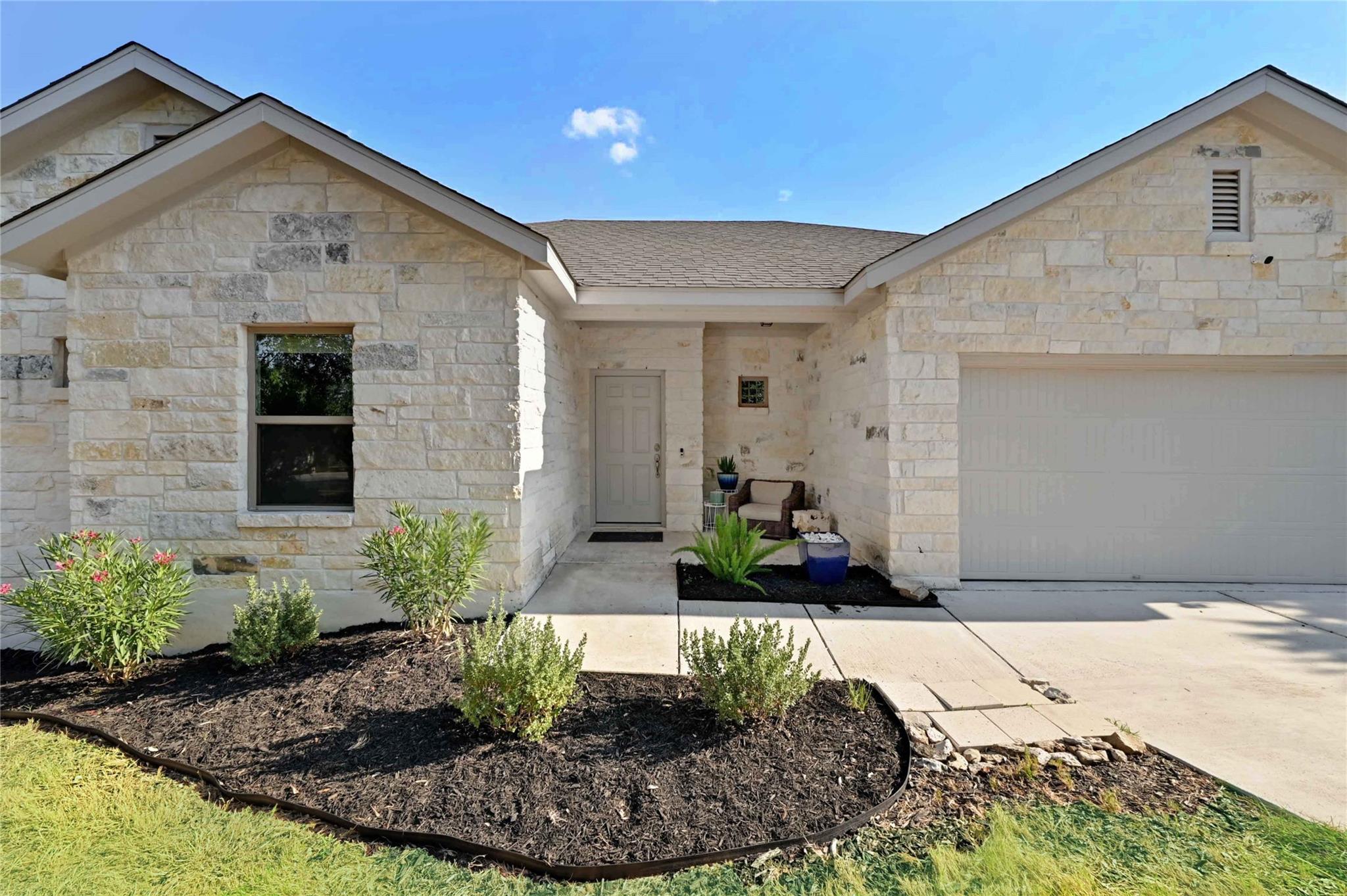 1302 Ponderosa BND, Horseshoe Bay, TX 78657 photo 2