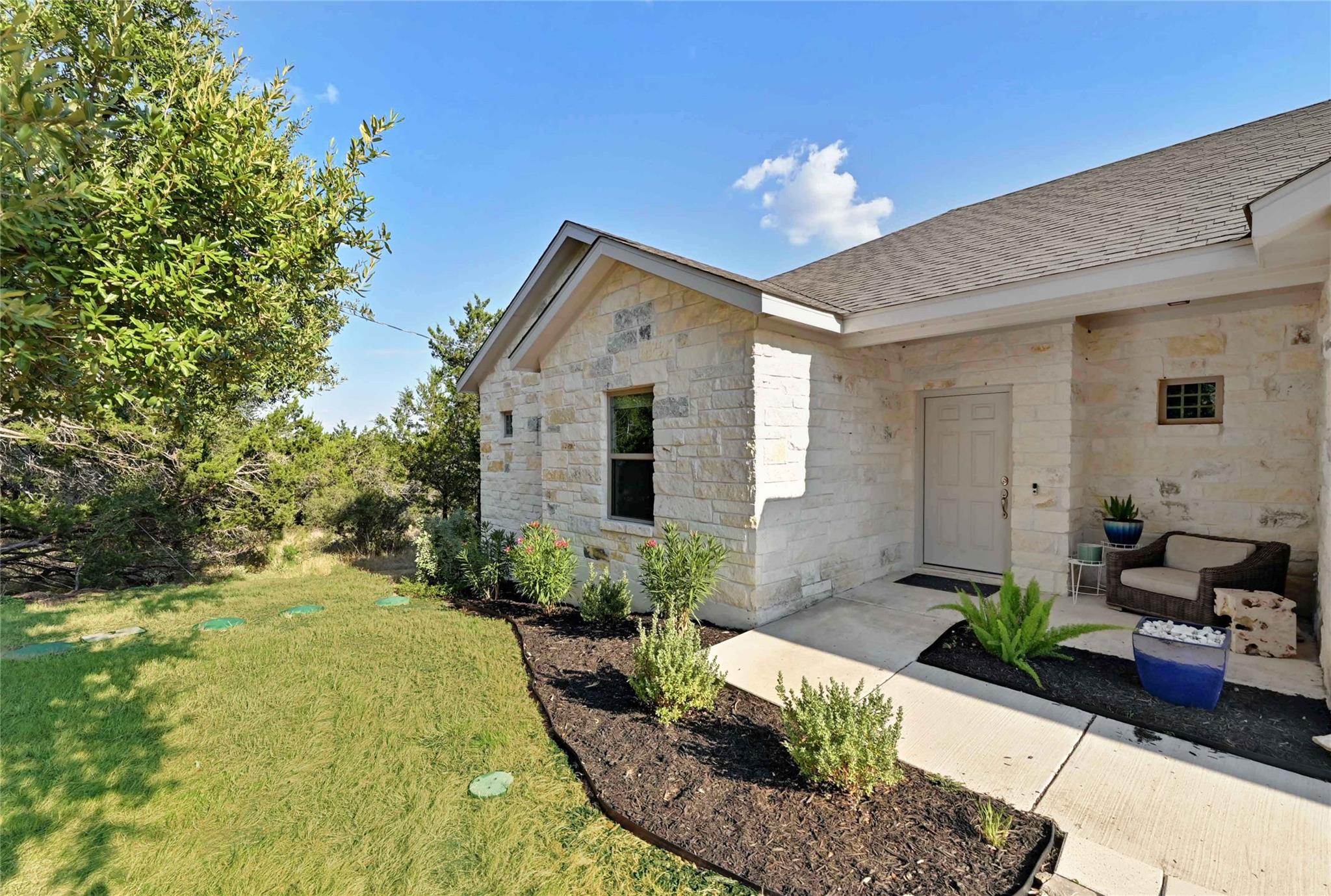 1302 Ponderosa BND, Horseshoe Bay, TX 78657 photo 3