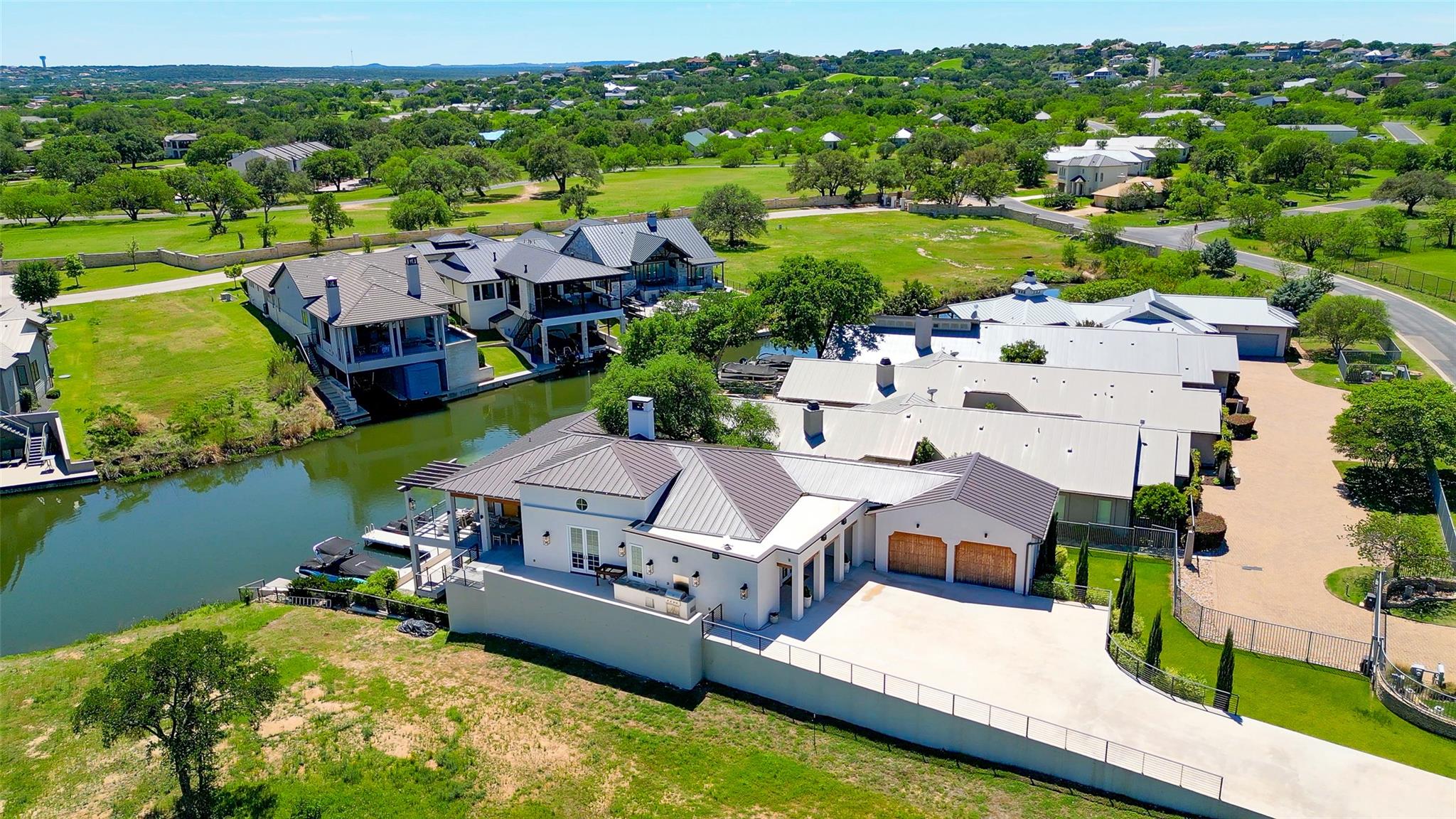 2807 Fault Line DR, Horseshoe Bay, TX 78657 photo 2