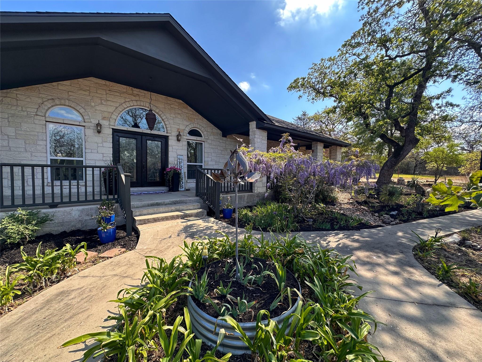 368 Woodlands DR, Bastrop, TX 78602 photo 3