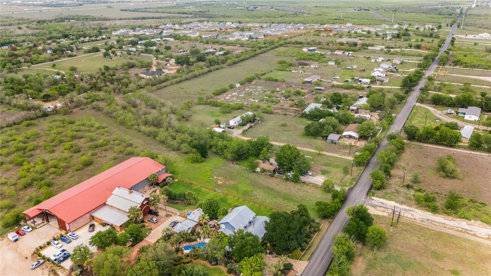 8802 Evelyn RD, Buda, TX 78610 photo 5