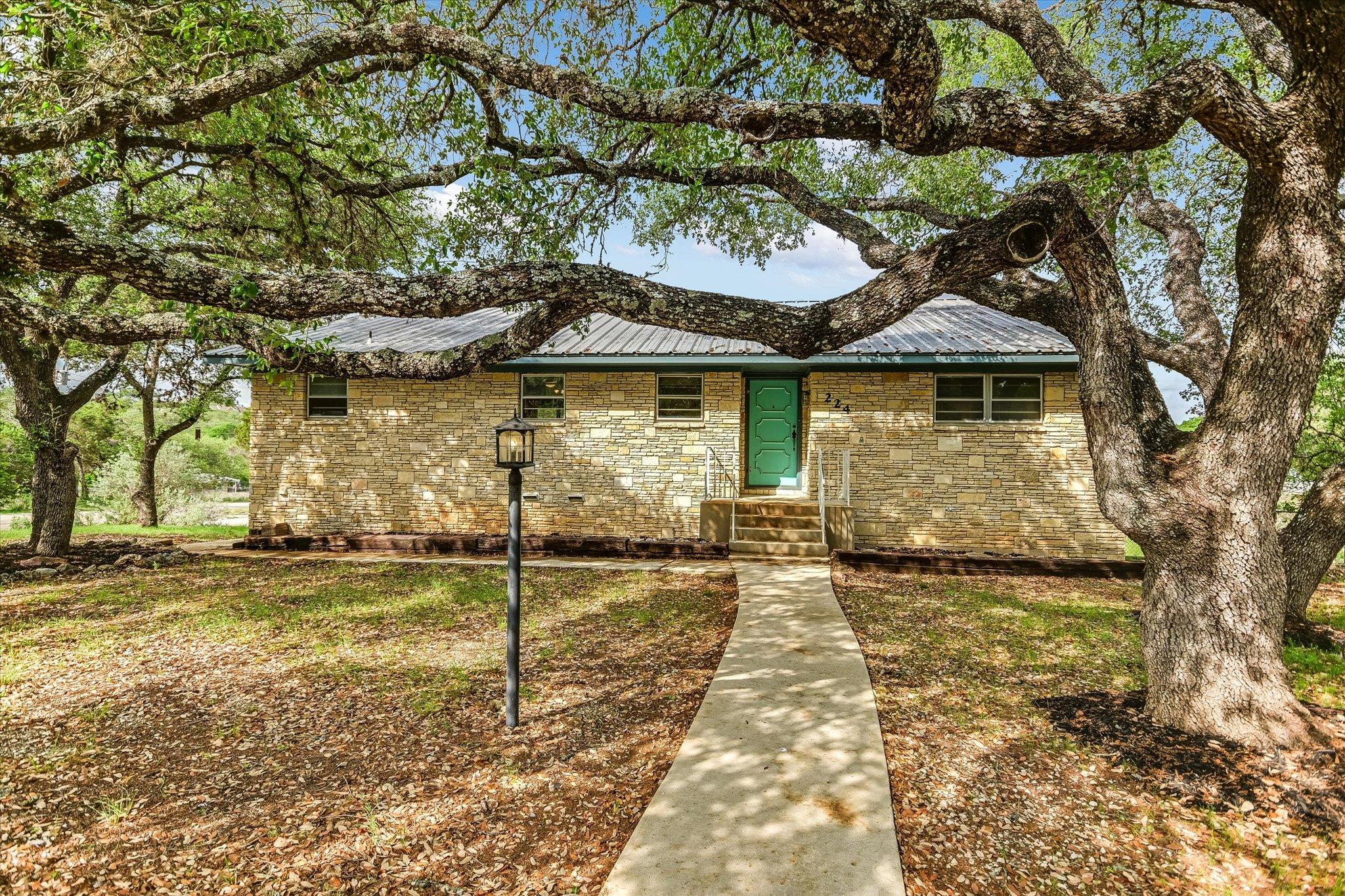 224 Circle HVN, Canyon Lake, TX 78133 photo 3