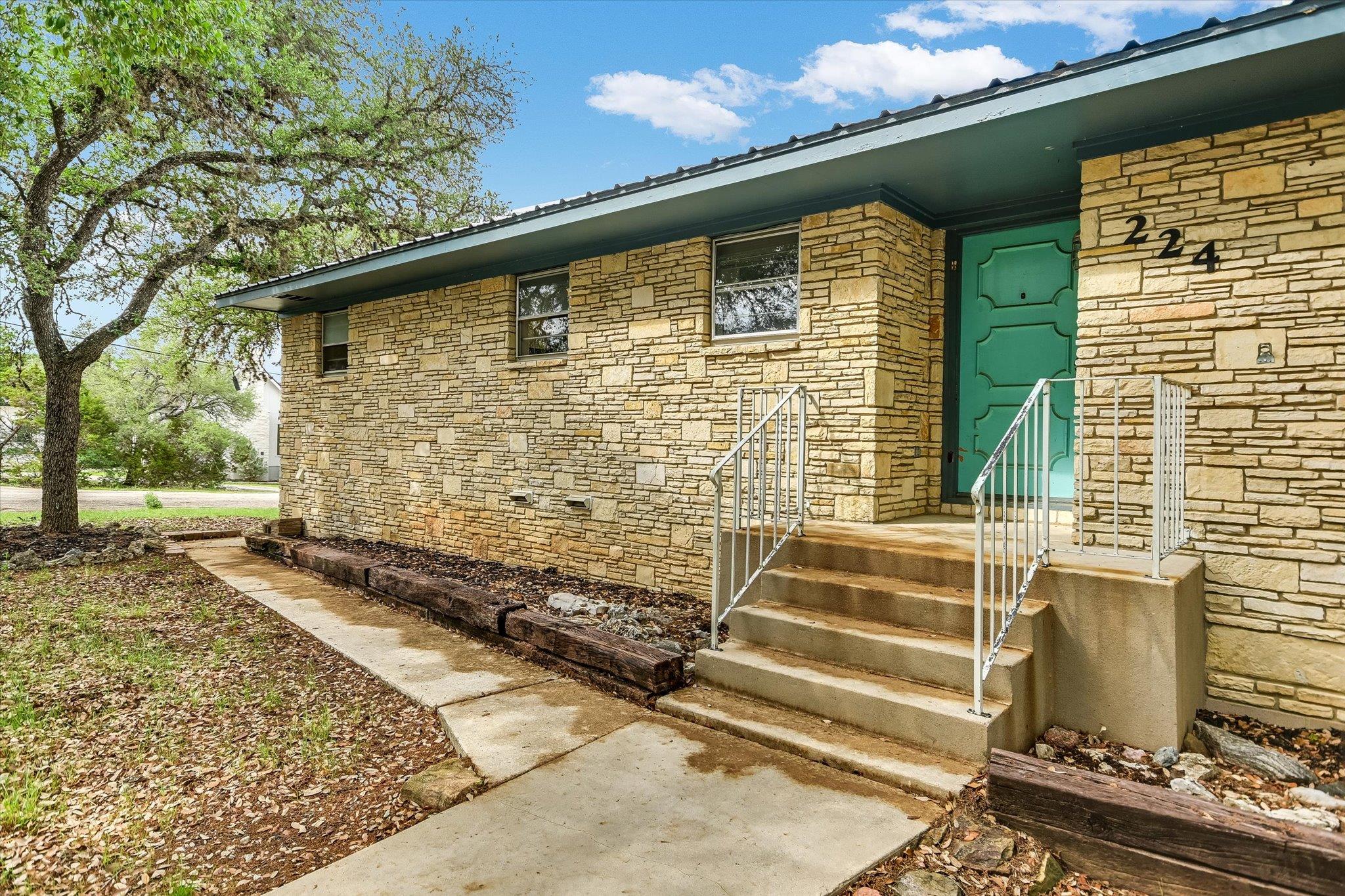 224 Circle HVN, Canyon Lake, TX 78133 photo 4