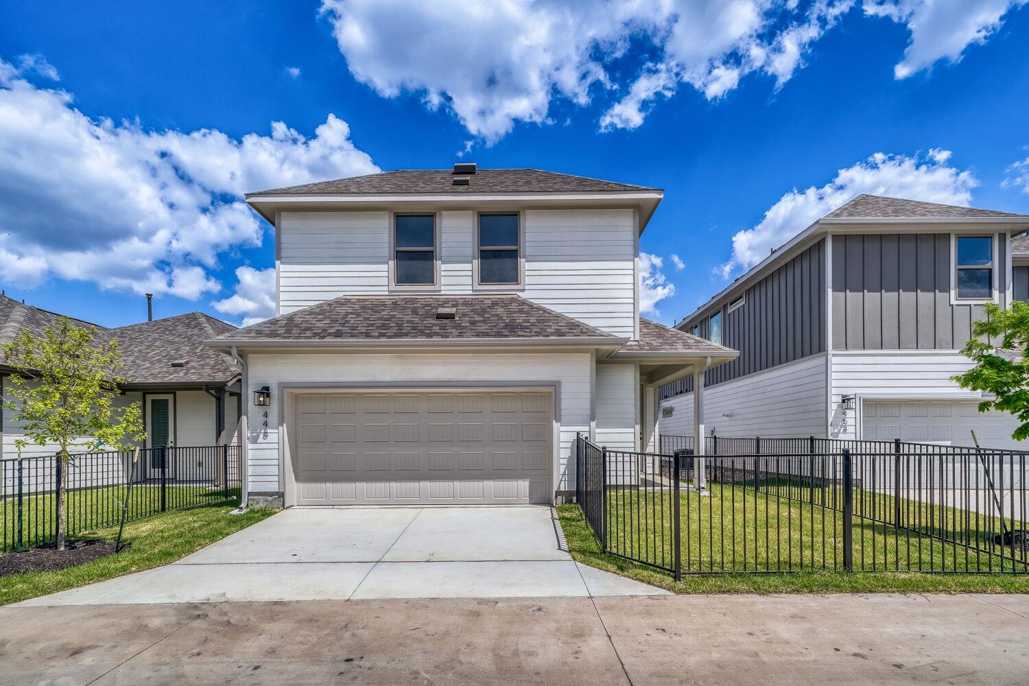 448 Burlington DR, Buda, TX 78610 photo 4