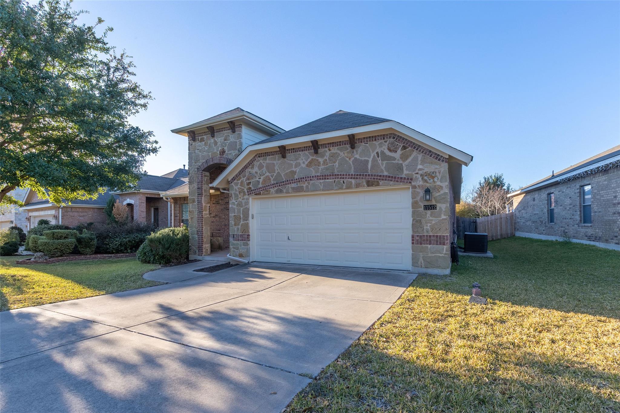 11512 Flushwing DR, Austin, TX 78754 photo 5