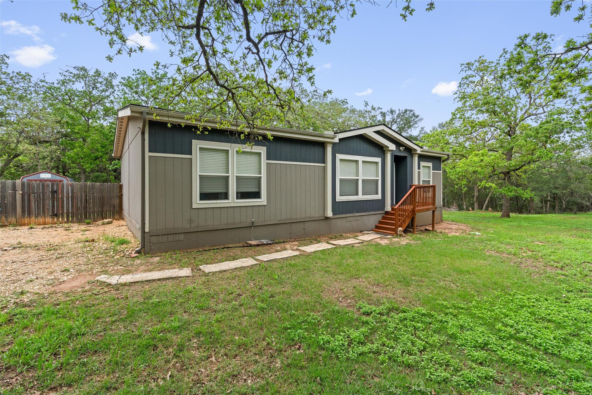 137 Scarlet Harts LN, Dale, TX 78616 photo 2