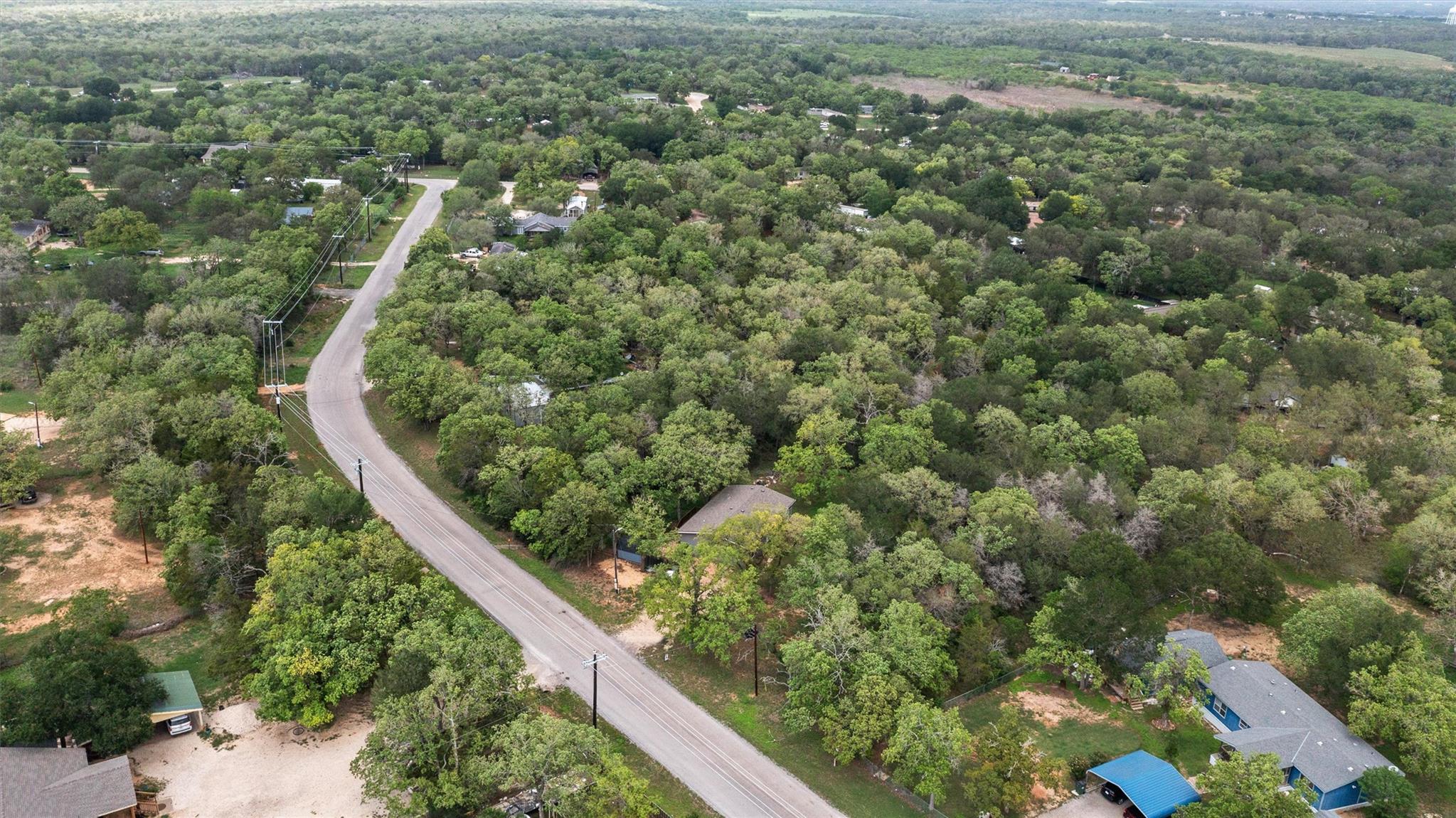137 Scarlet Harts LN, Dale, TX 78616 photo 4
