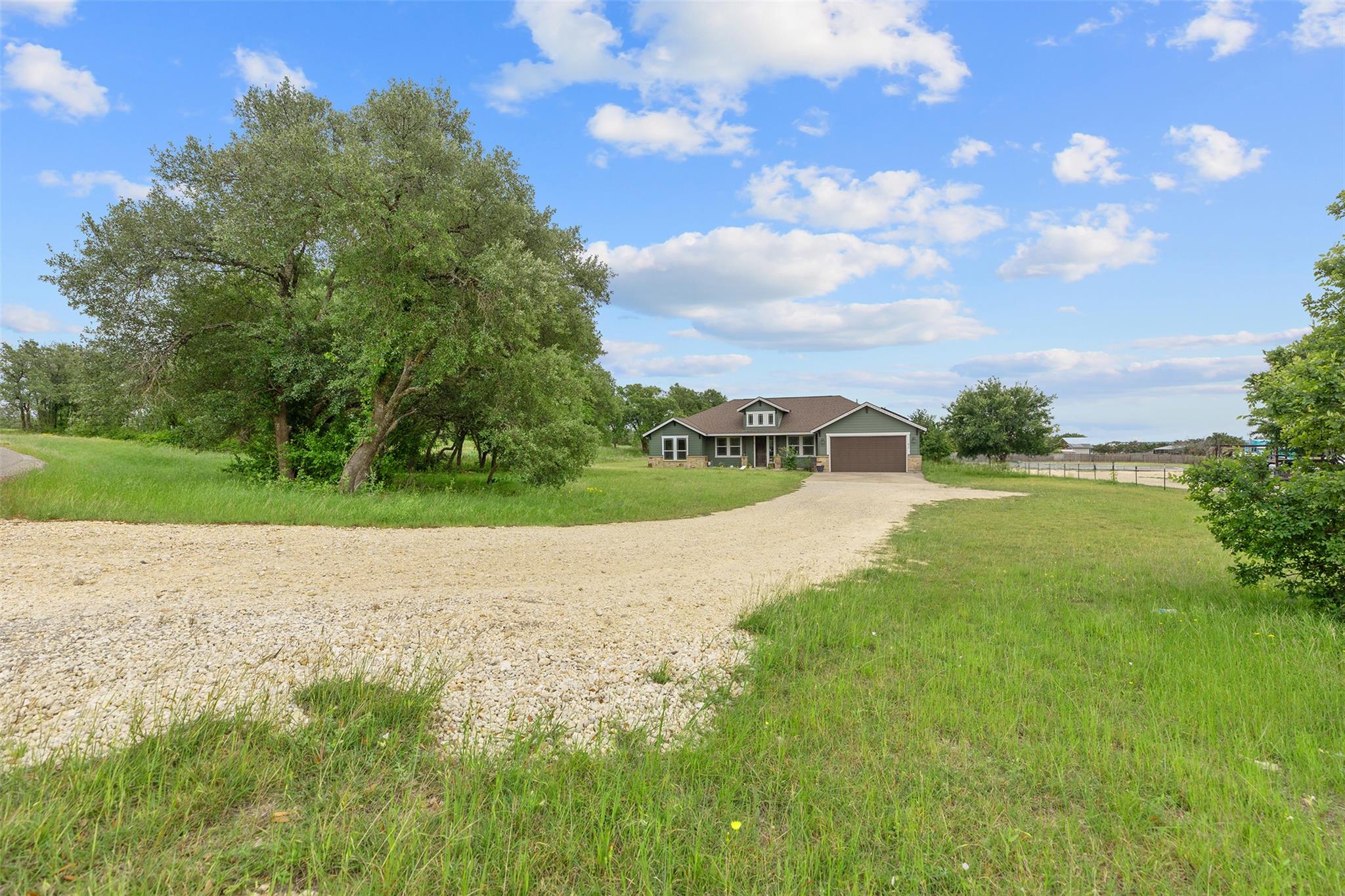 85 County Road 219, Florence, TX 76527 photo 4