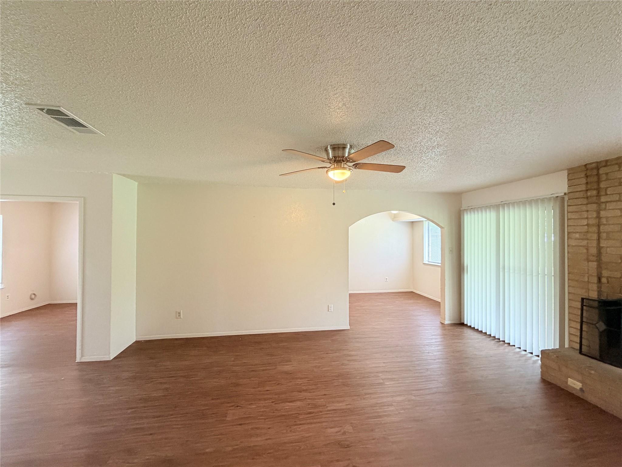 10904 Meadgreen CT, Austin, TX 78758 photo 4
