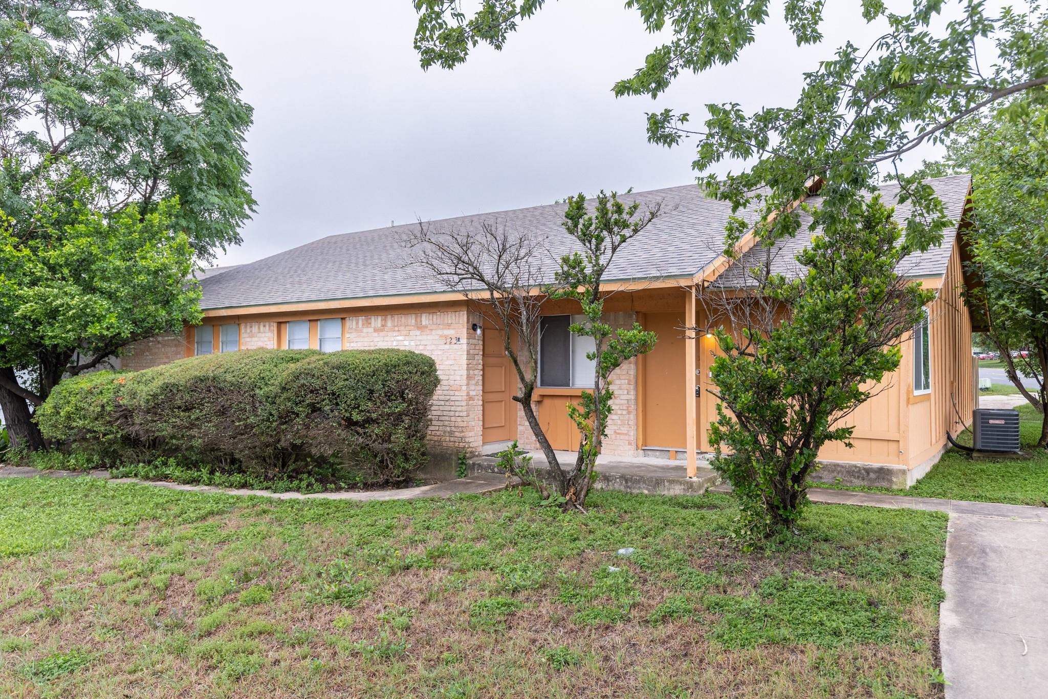 323 William Cannon DR #B, Austin, TX 78745 photo 2