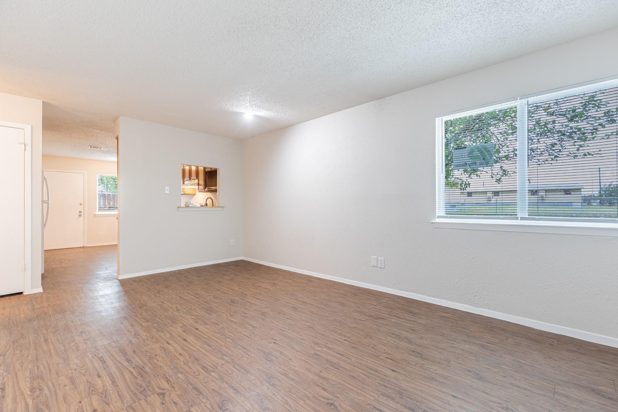 323 William Cannon DR #B, Austin, TX 78745 photo 4