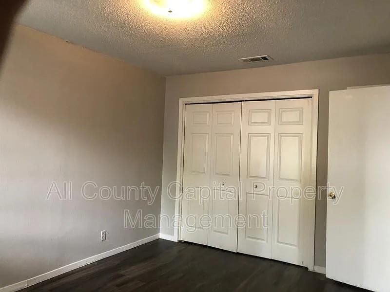 6506 1st ST #104, Austin, TX 78745 photo 4