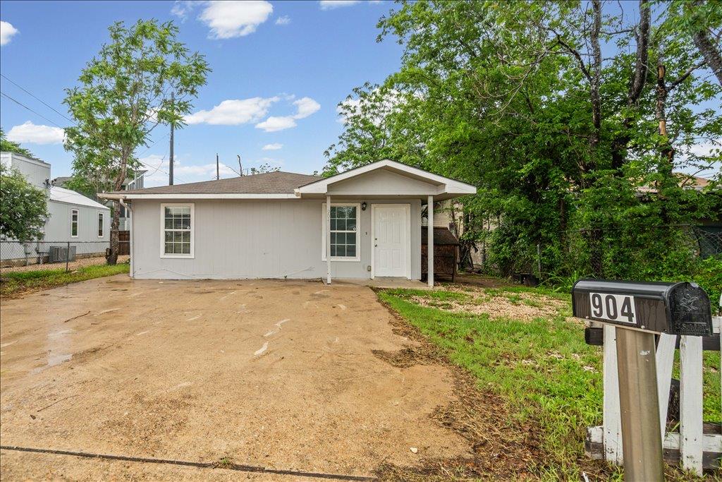 904 Montopolis DR, Austin, TX 78741 photo 2